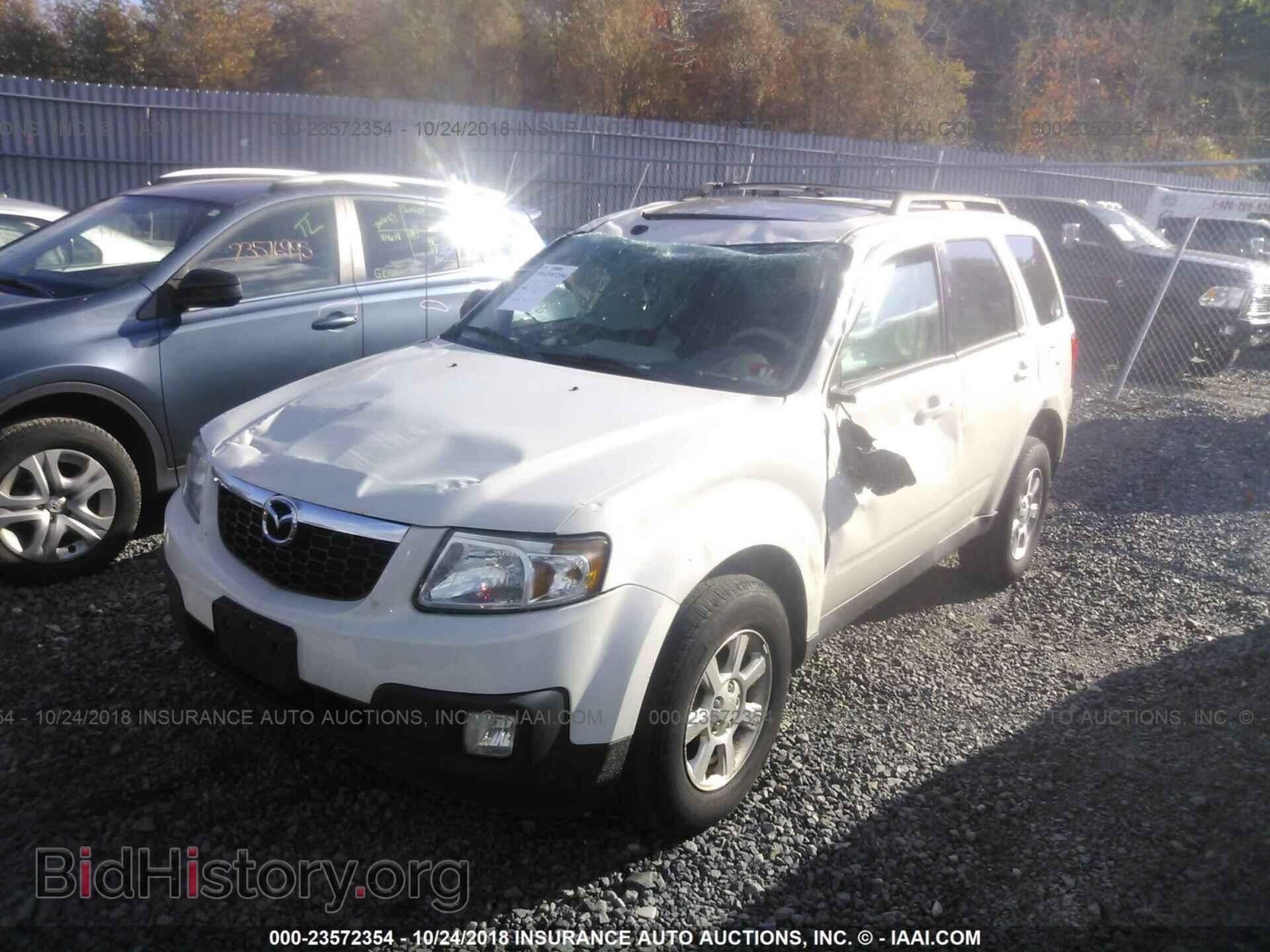 2011 Mazda Tribute - VIN: 4F2CY9GG2BKM02364 - Фото 2