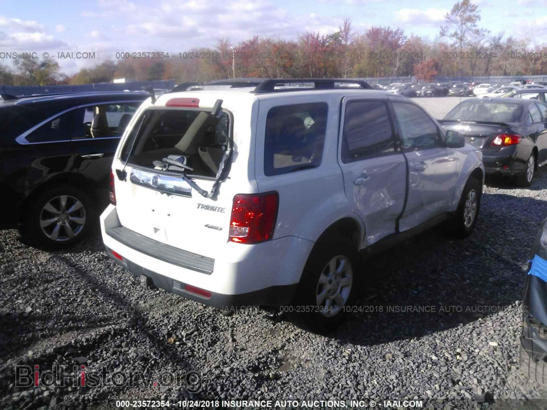2011 Mazda Tribute - VIN: 4F2CY9GG2BKM02364 - Фото 4