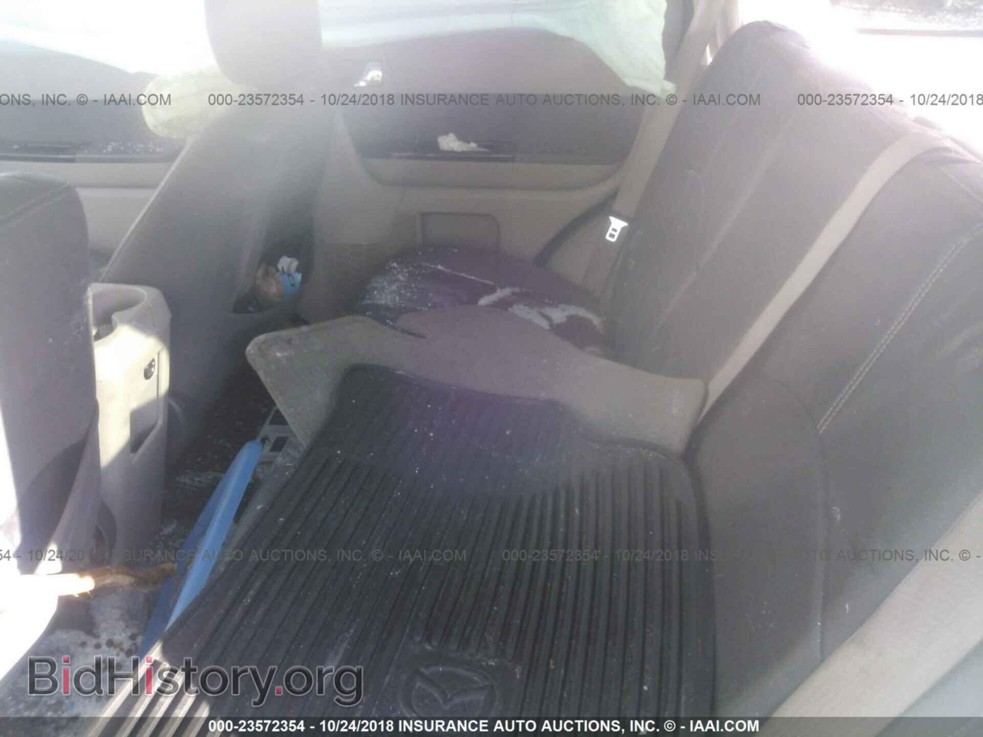 2011 Mazda Tribute - VIN: 4F2CY9GG2BKM02364 - Фото 8
