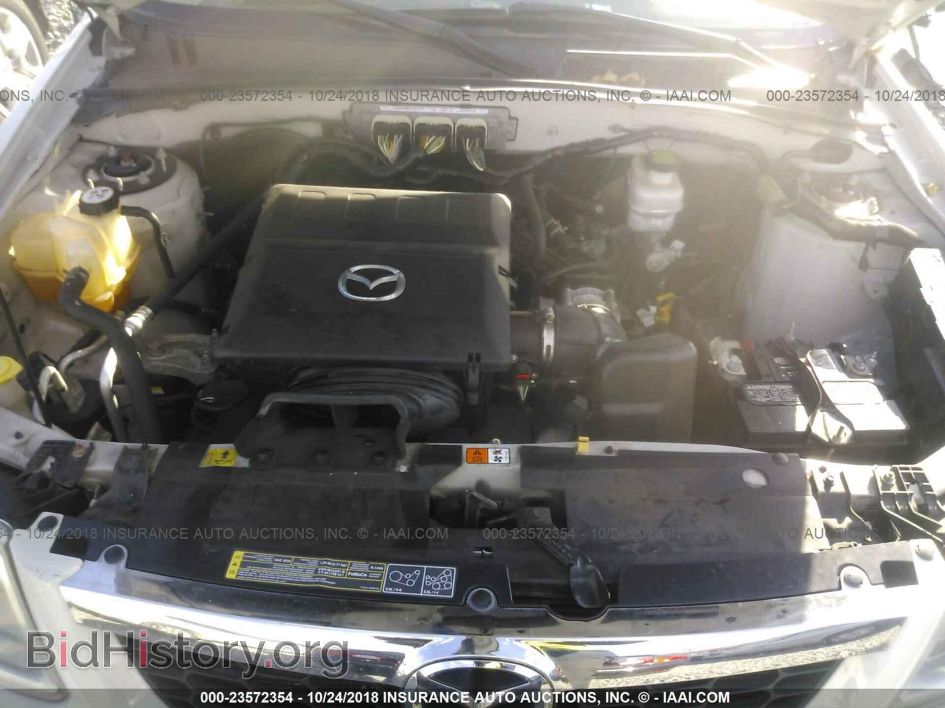 2011 Mazda Tribute - VIN: 4F2CY9GG2BKM02364 - Фото 10