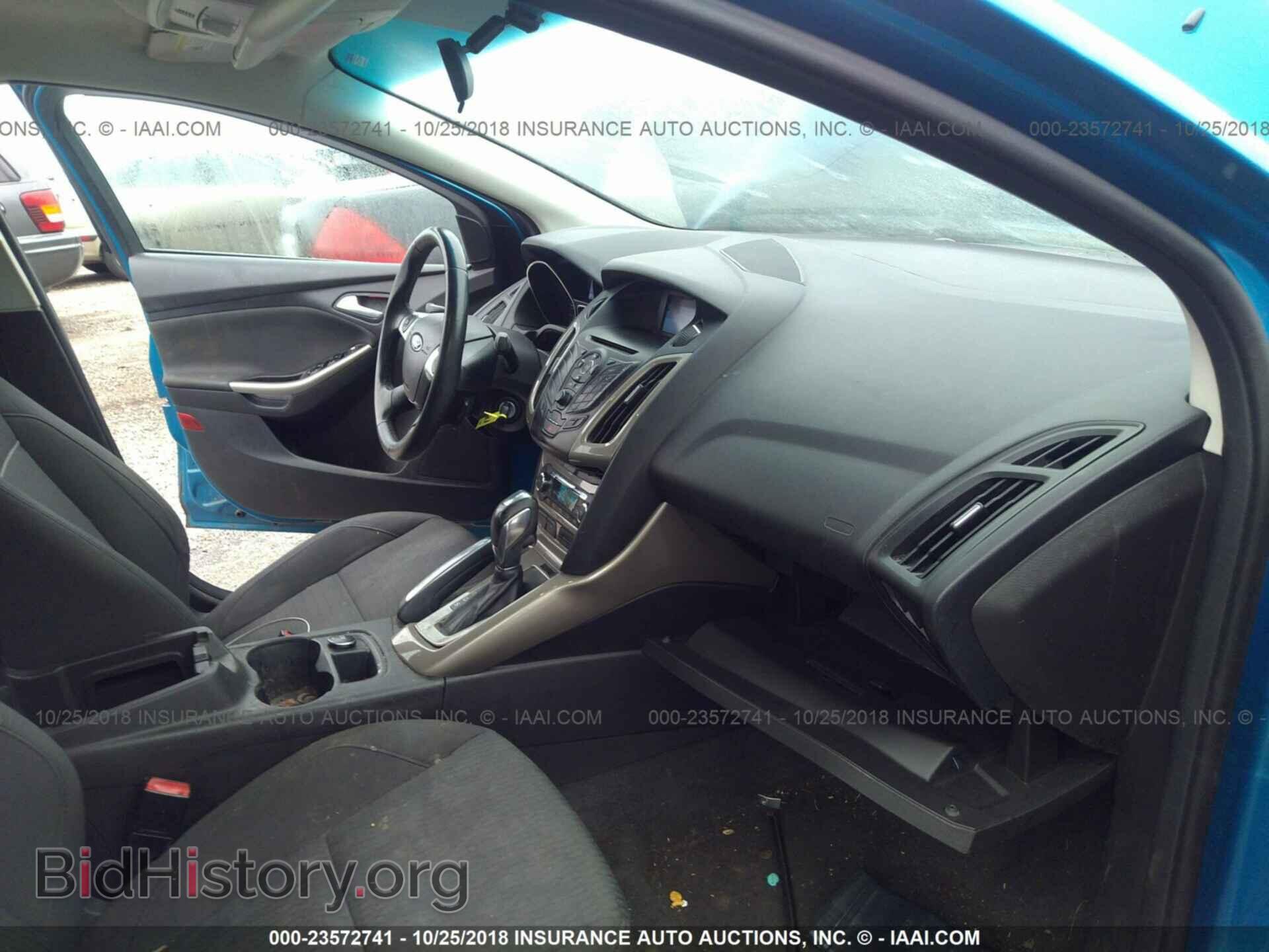 2012 Ford Focus - VIN: 1FAHP3H28CL185929 - Photo 5
