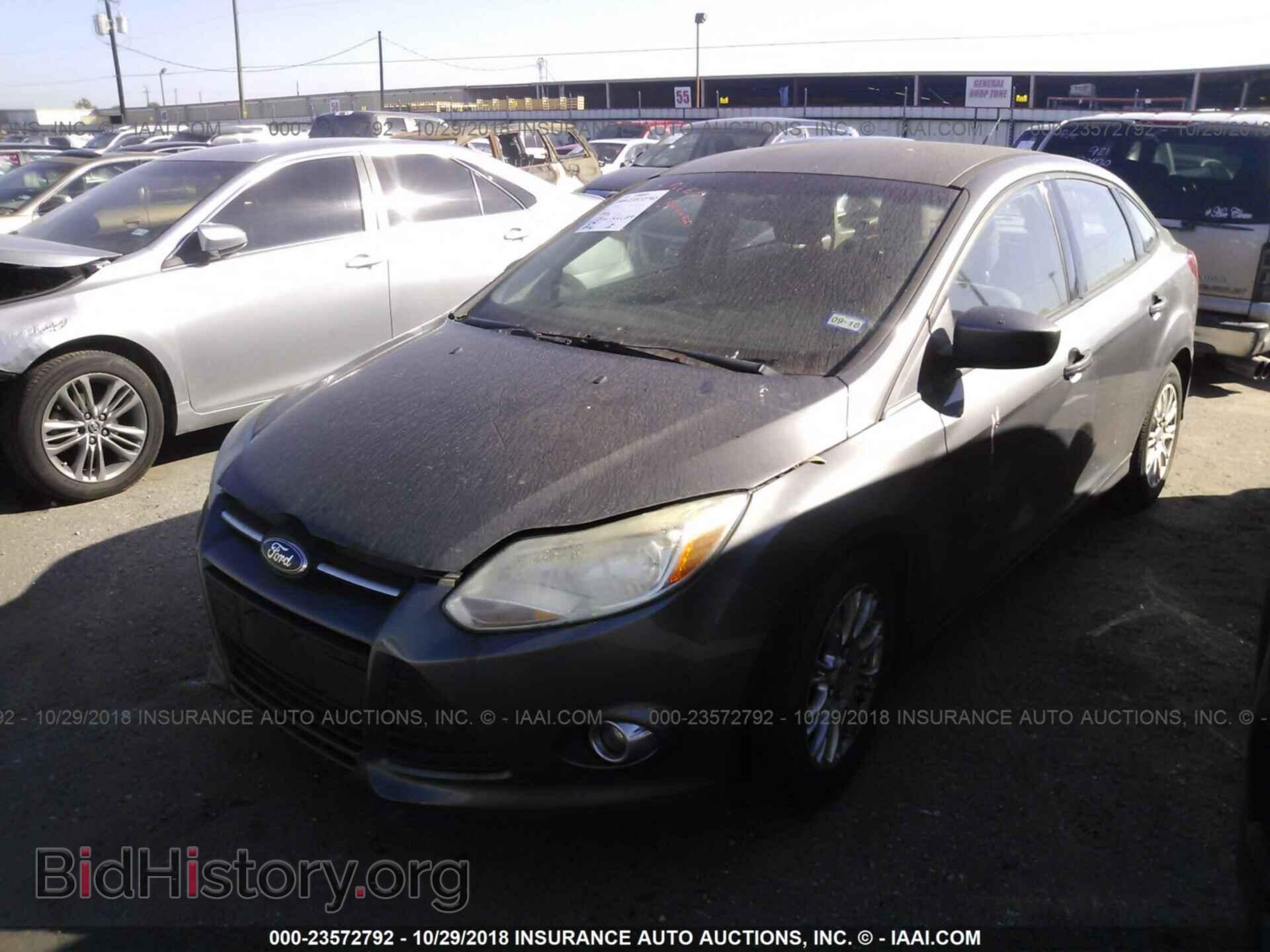 2012 Ford Focus - VIN: 1FAHP3F26CL147389 - Photo 2