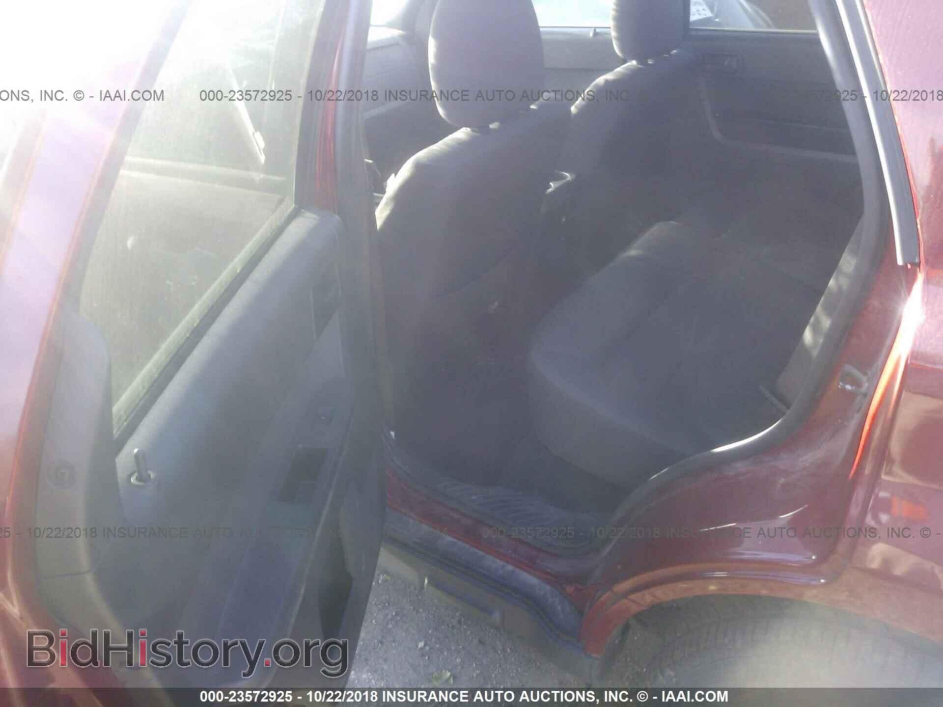 2011 Ford Escape - VIN: 1FMCU0D78BKA80403 - Photo 8
