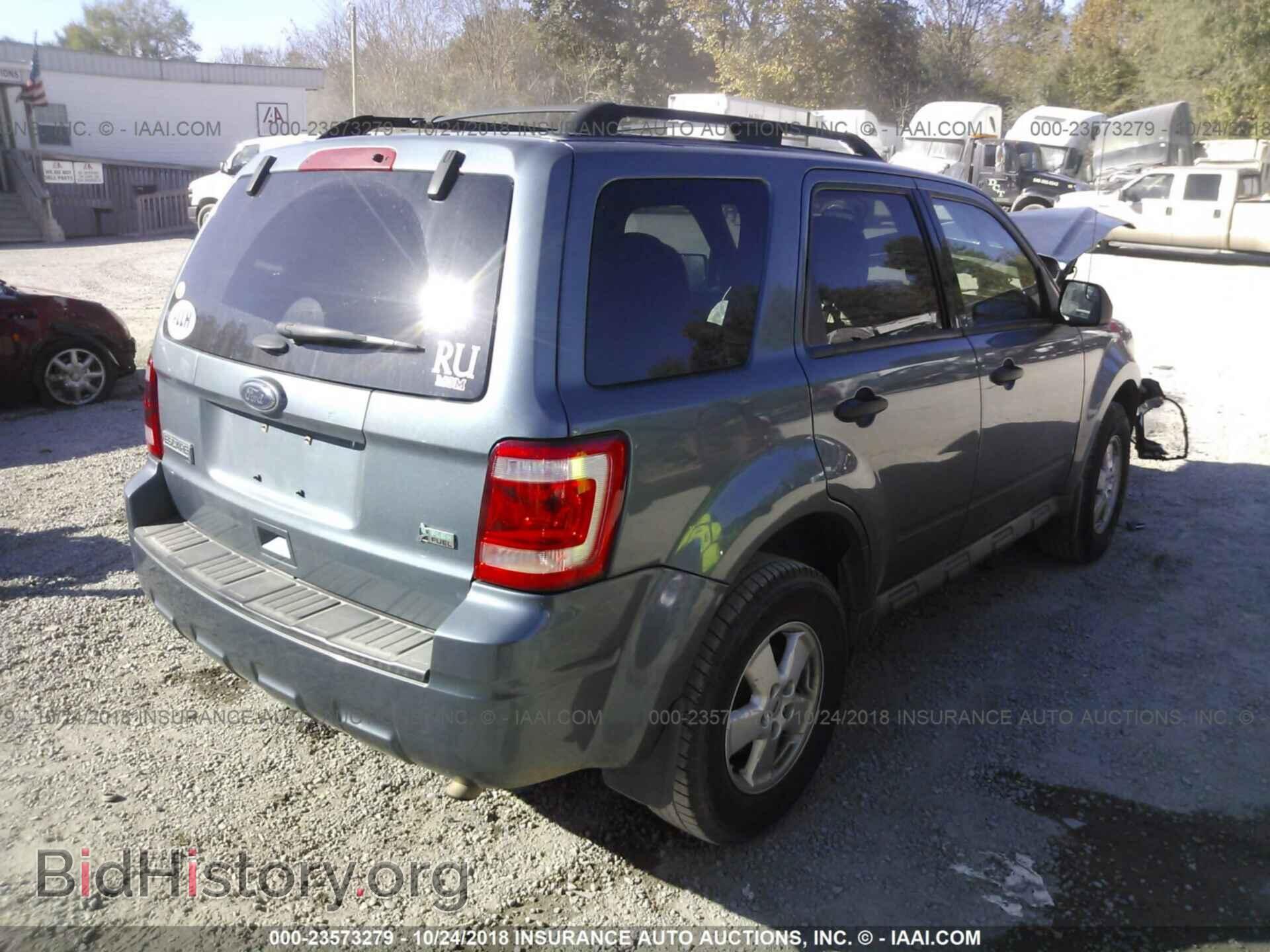 2011 Ford Escape - VIN: 1FMCU0DG3BKB51569 - Photo 4