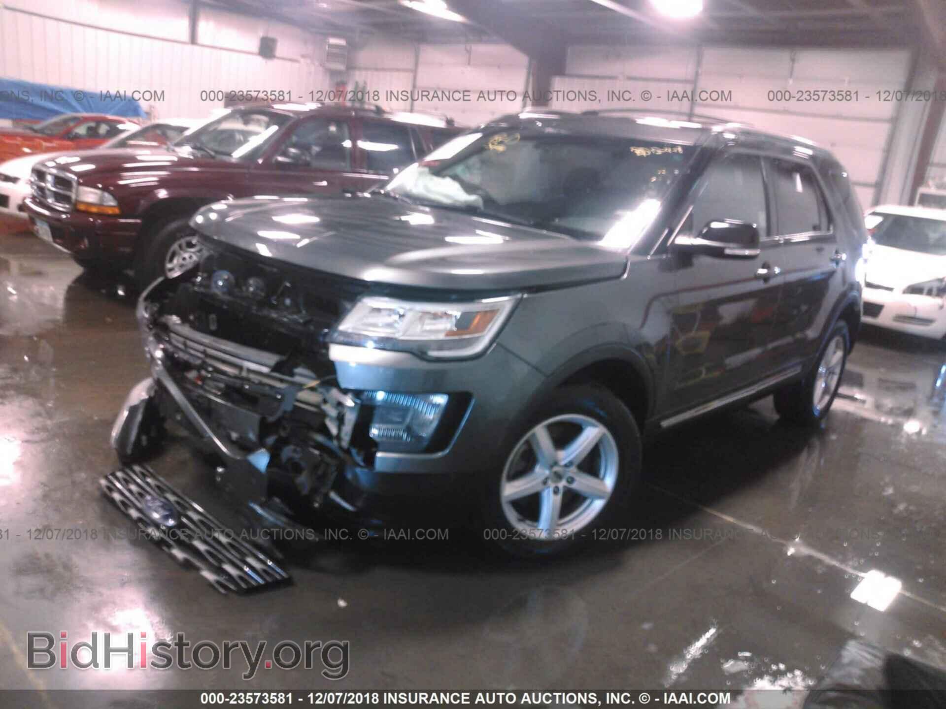 2016 Ford Explorer - VIN: 1FM5K8D81GGA97785 - Photo 2