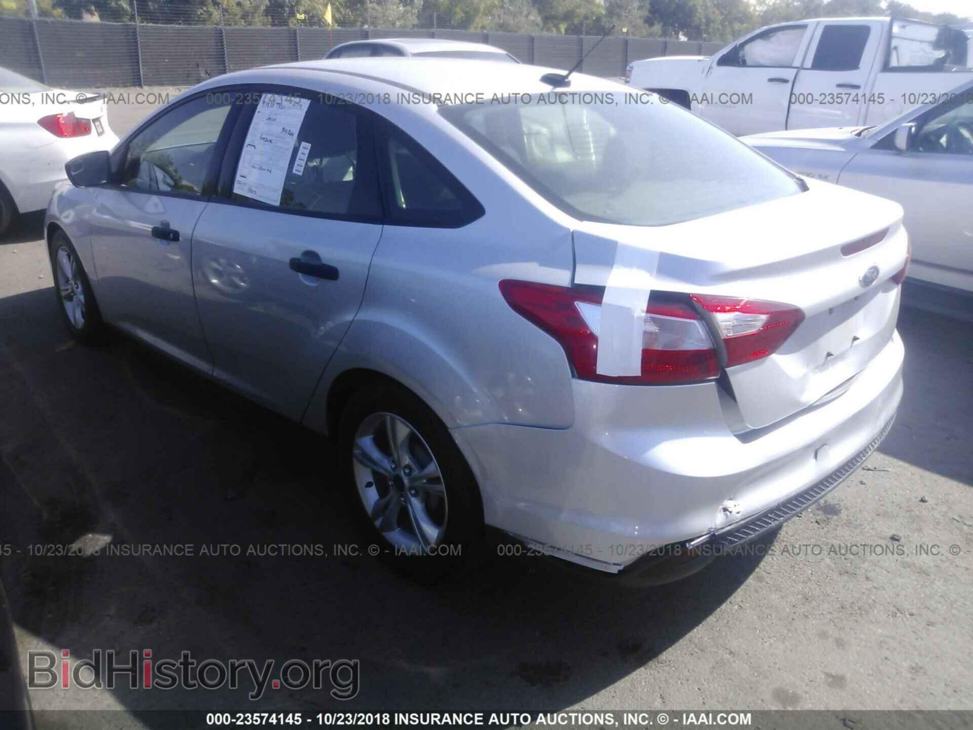 2012 Ford Focus - VIN: 1FAHP3E26CL273771 - Photo 3
