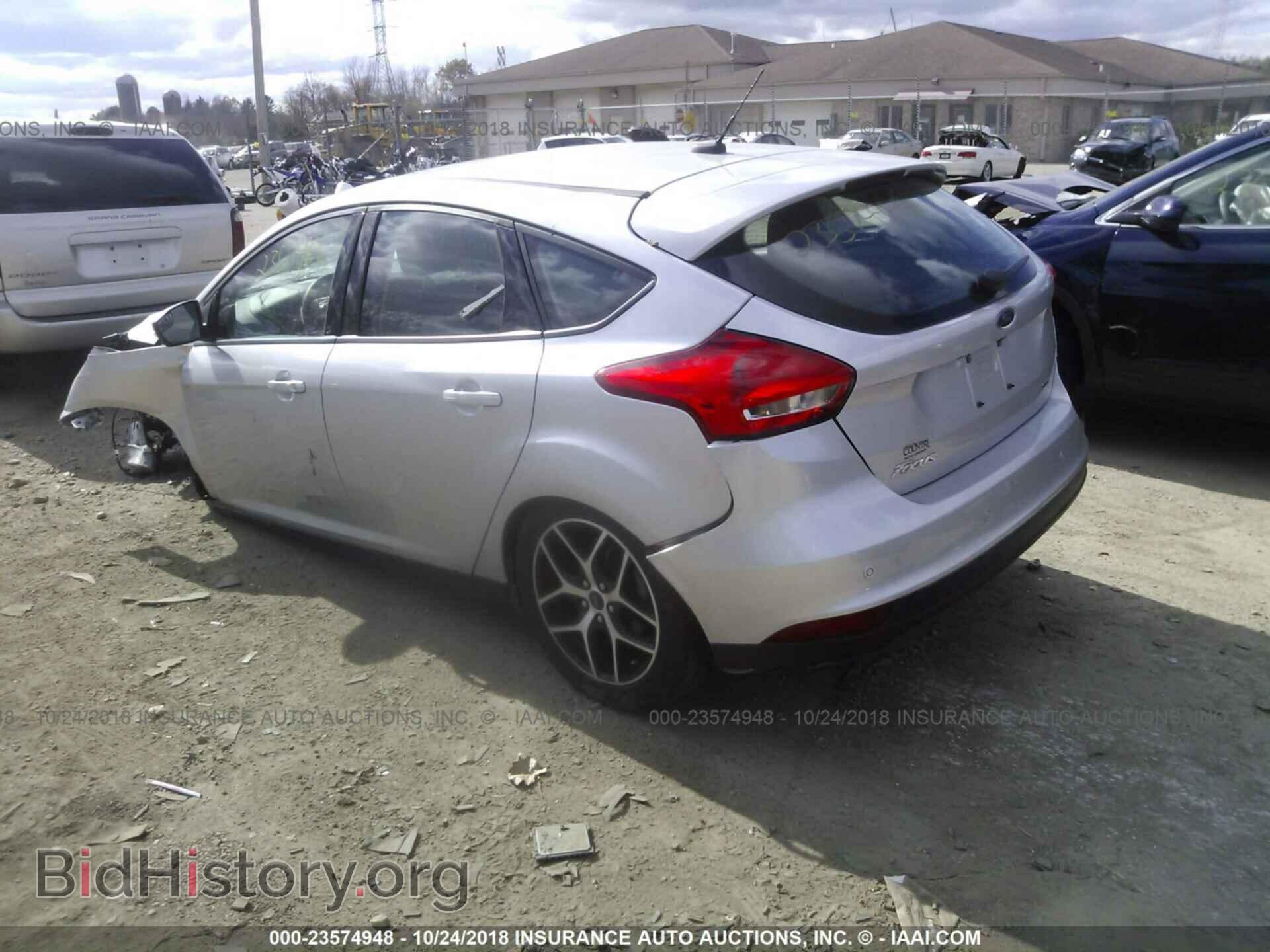 2017 Ford Focus - VIN: 1FADP3M2XHL339360 - Photo 3