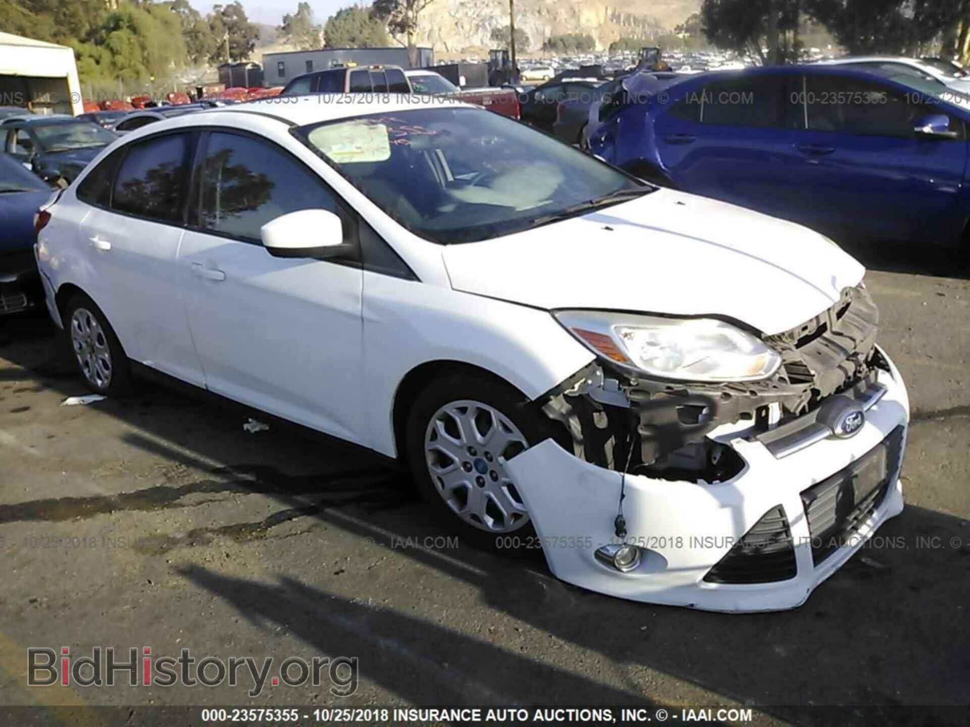 Photo 1FAHP3F28CL458211 - Ford Focus 2012