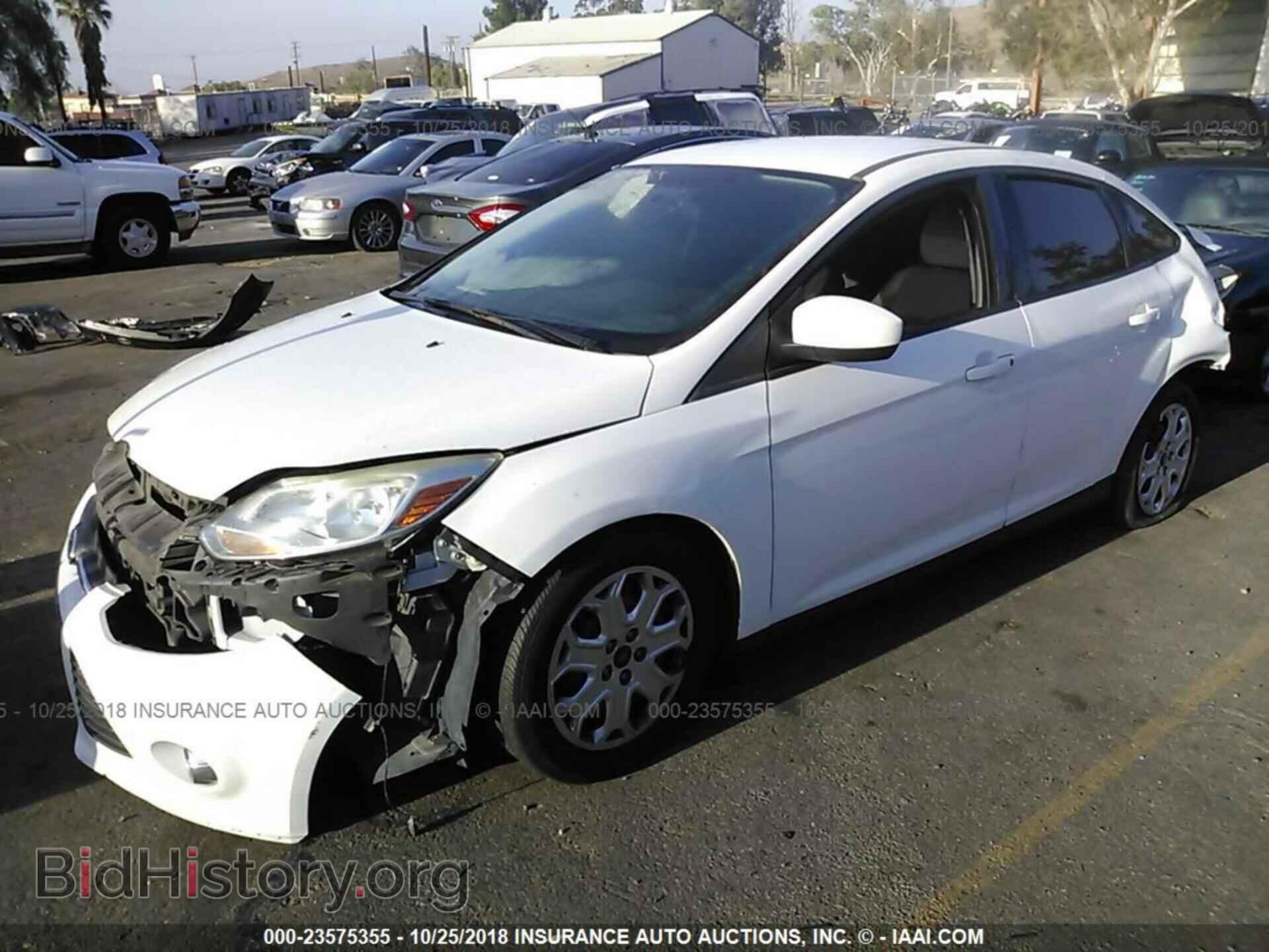 2012 Ford Focus - VIN: 1FAHP3F28CL458211 - Photo 2