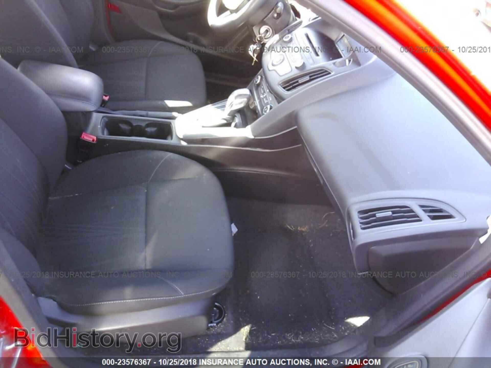 2016 Ford Focus - VIN: 1FADP3F29GL278840 - Photo 5