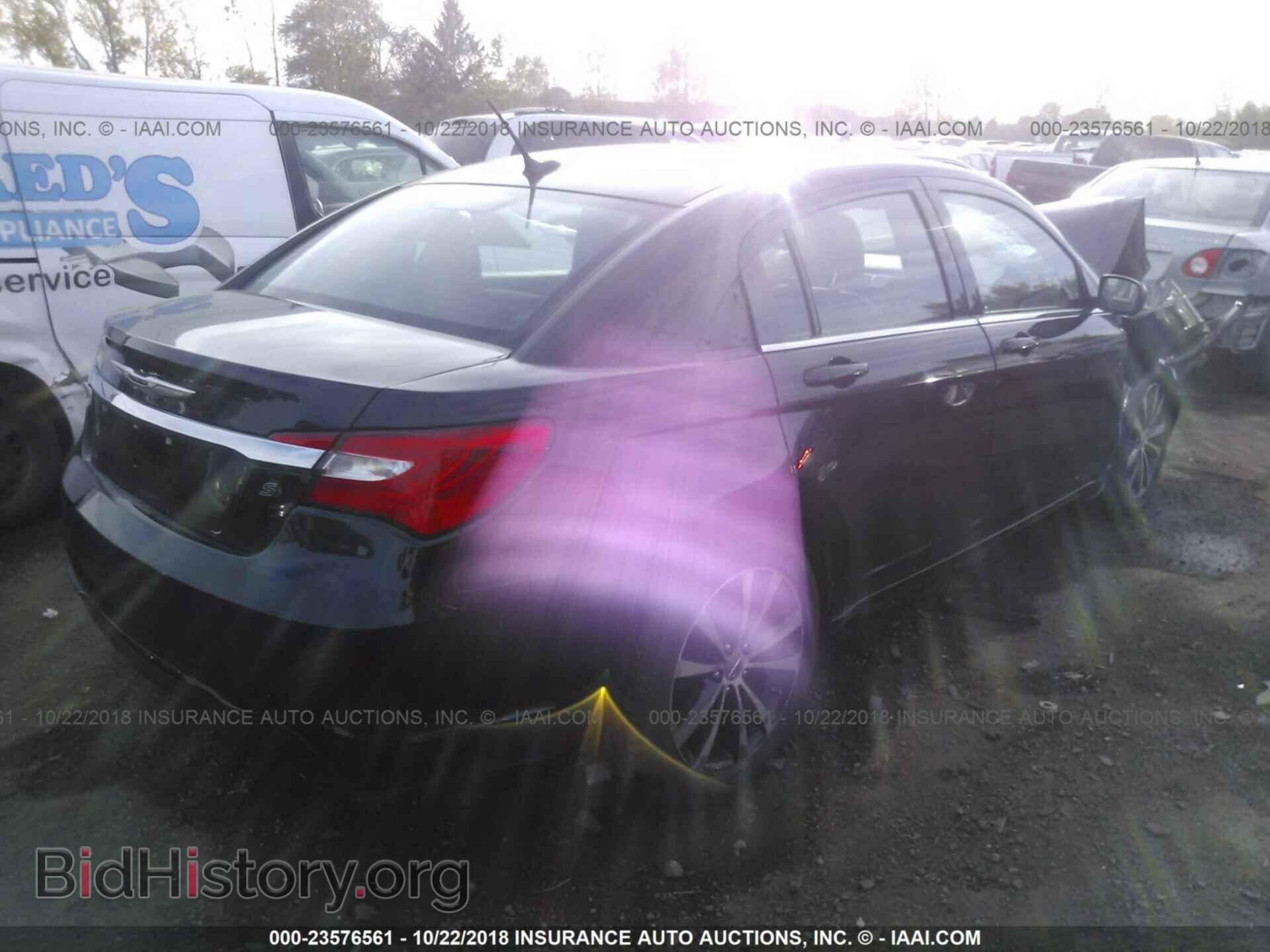 2011 Chrysler 200 - VIN: 1C3BC8FG6BN615584 - Фото 4