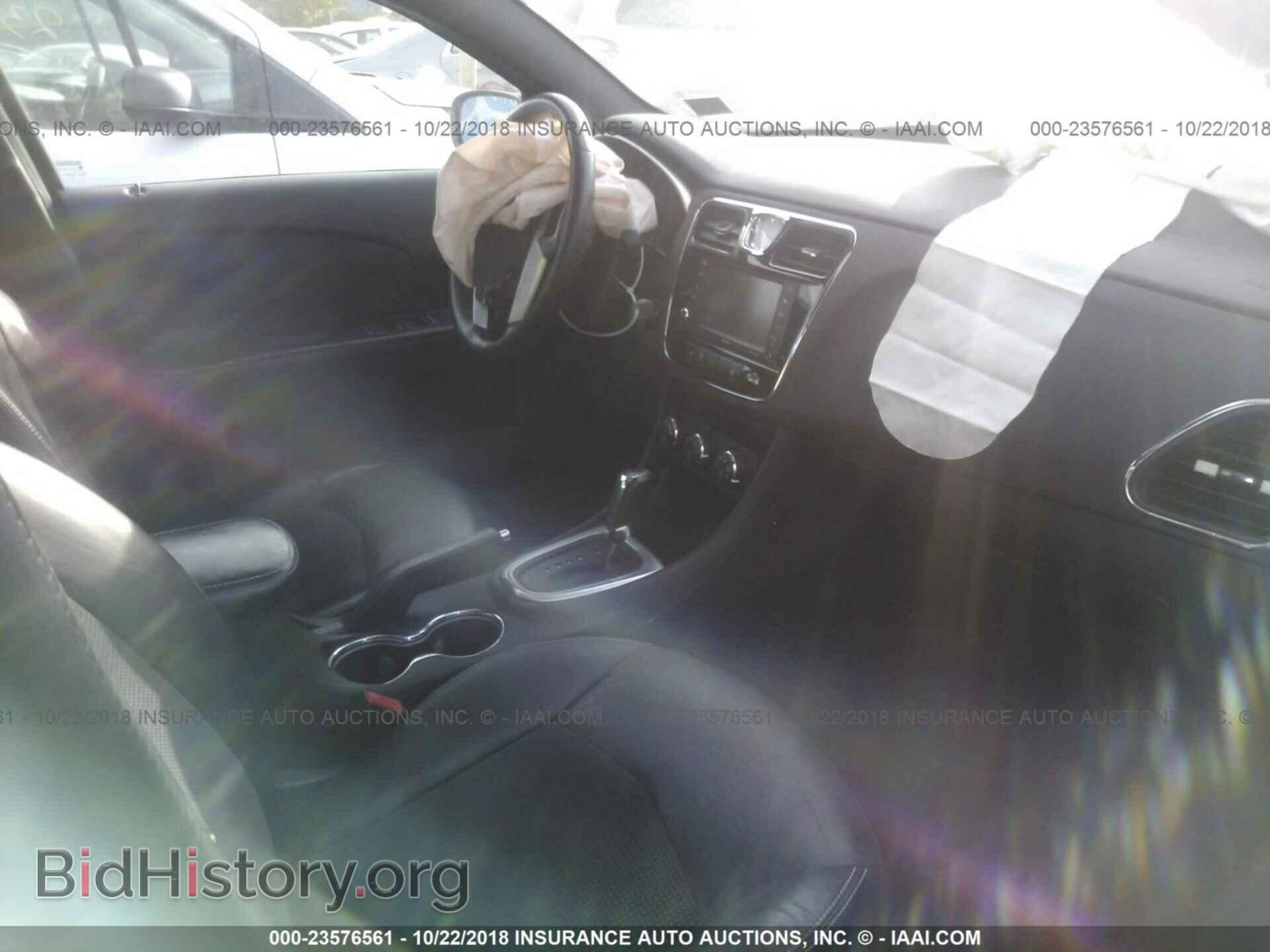 2011 Chrysler 200 - VIN: 1C3BC8FG6BN615584 - Фото 5