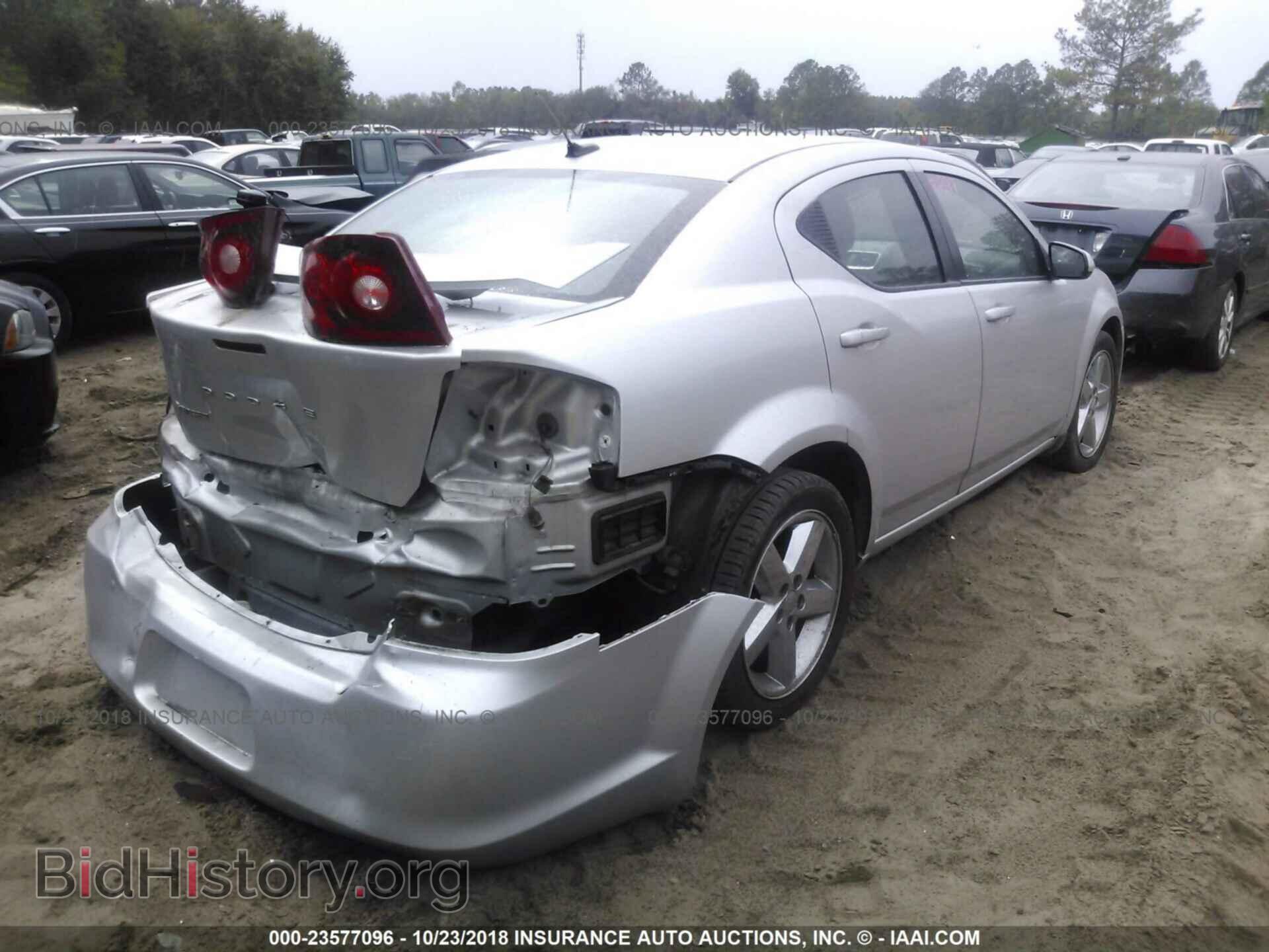 2011 Dodge Avenger - VIN: 1B3BD2FG3BN500304 - Photo 4