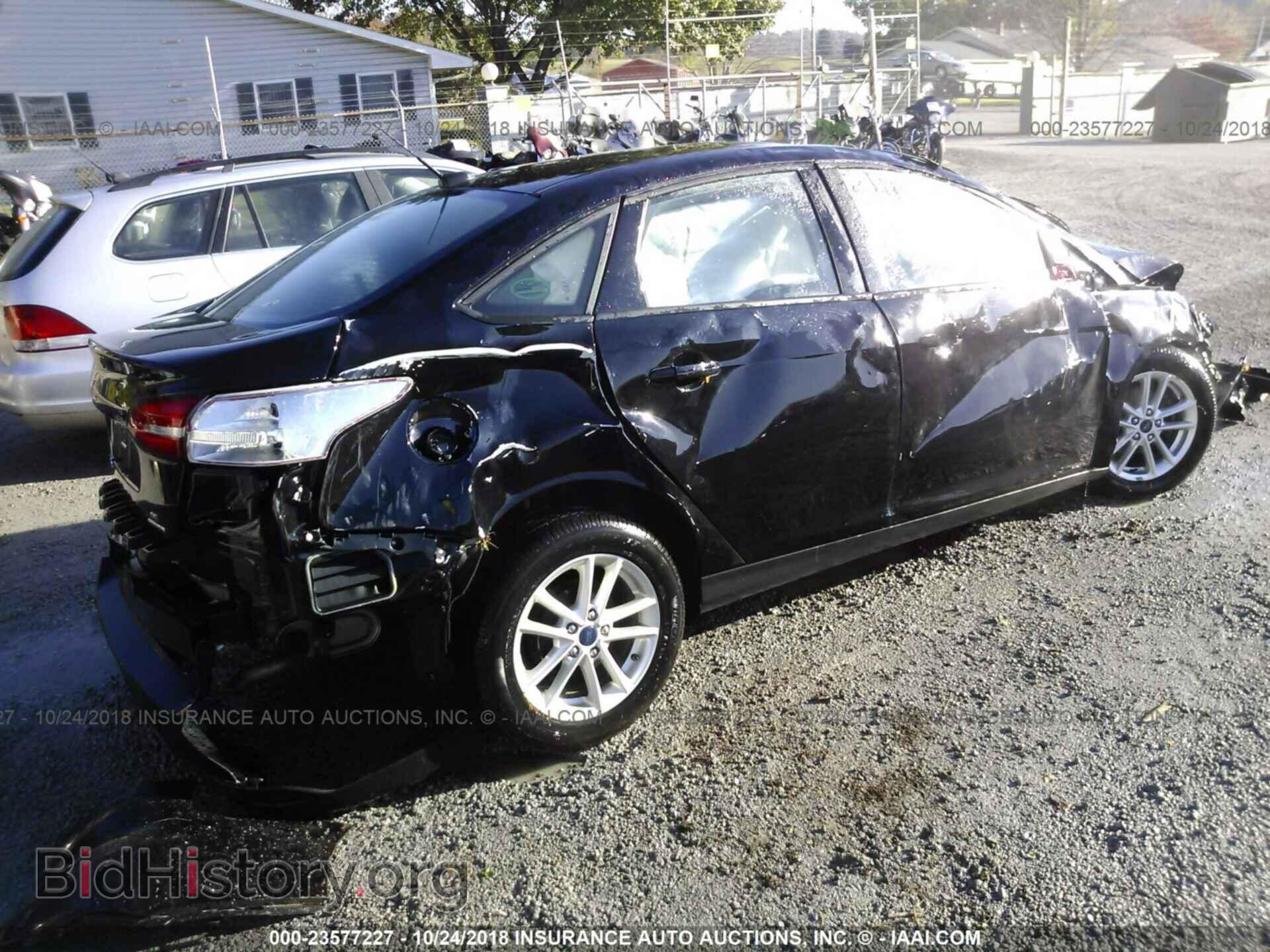 2016 Ford Focus - VIN: 1FADP3F23GL314361 - Photo 4