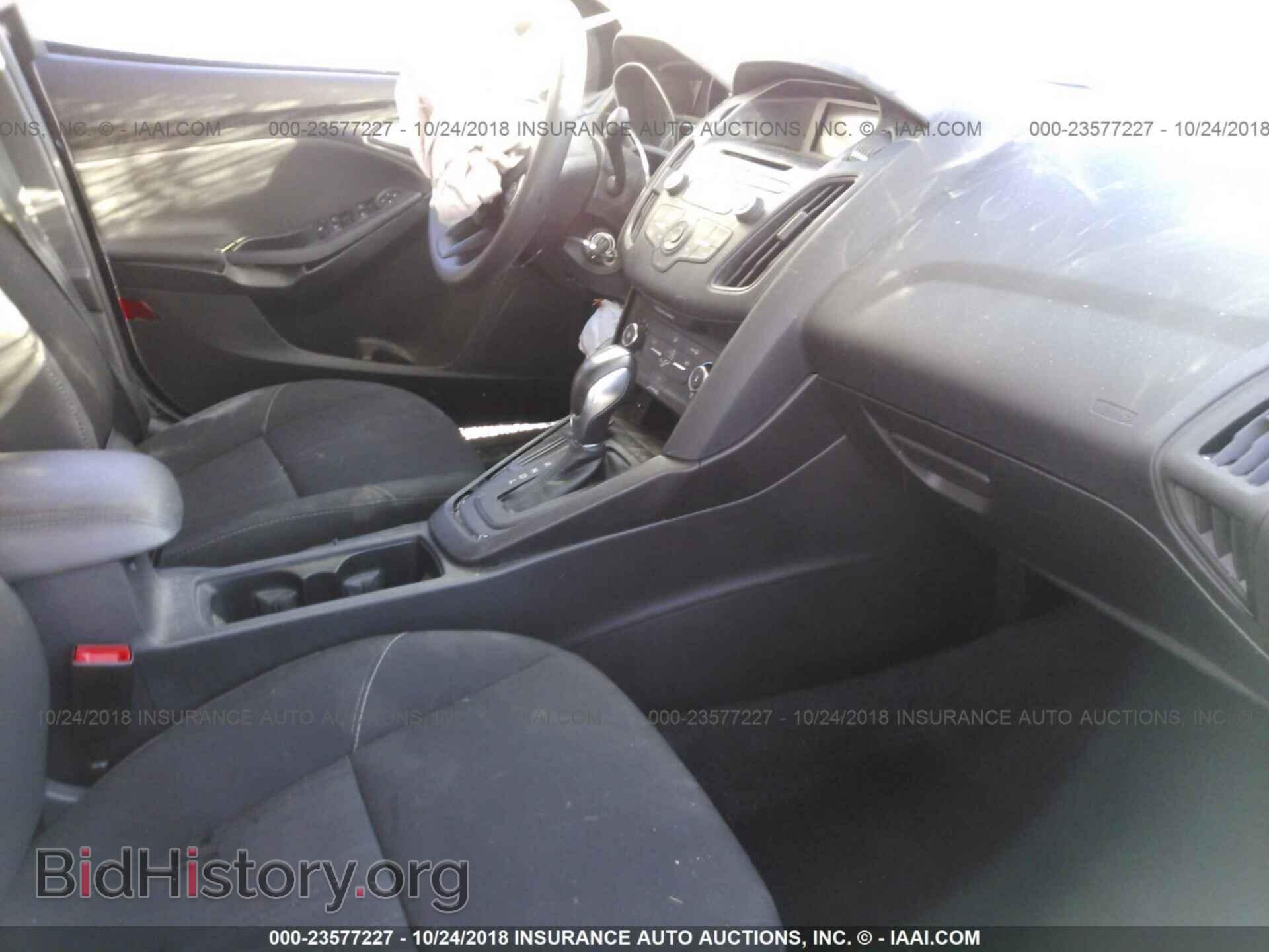 2016 Ford Focus - VIN: 1FADP3F23GL314361 - Photo 5