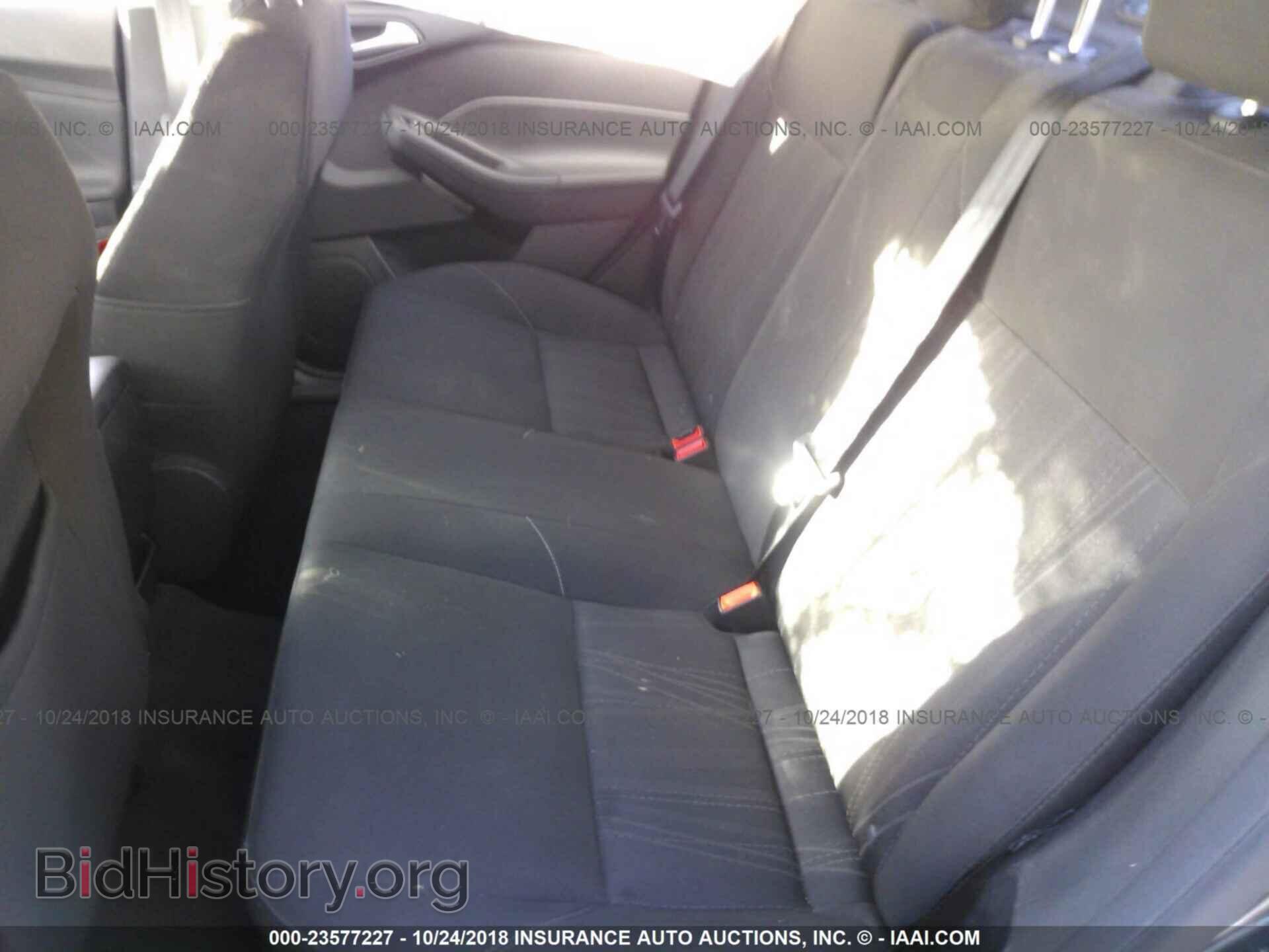 2016 Ford Focus - VIN: 1FADP3F23GL314361 - Photo 8