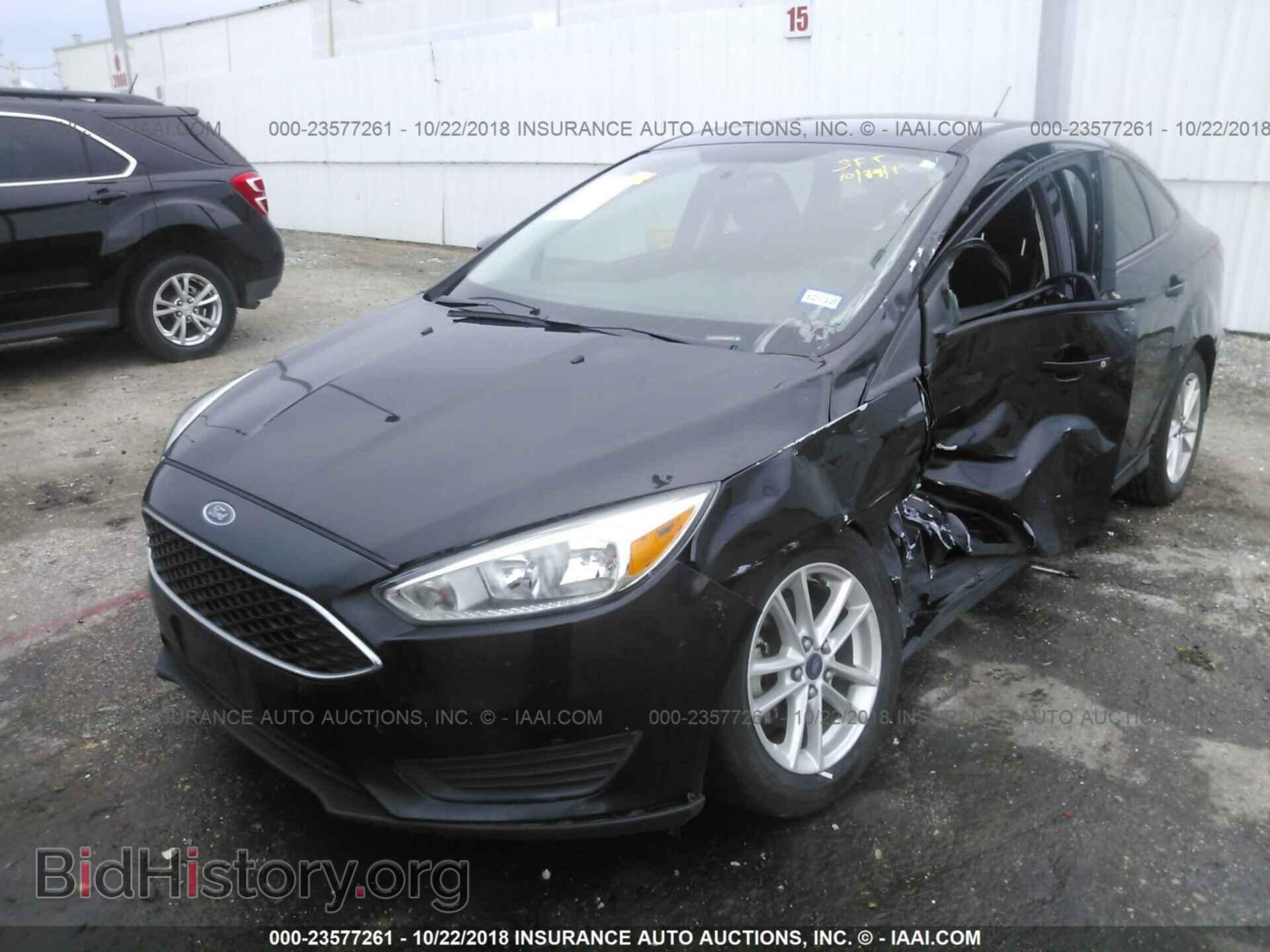 2015 Ford Focus - VIN: 1FADP3F2XFL384776 - Photo 2