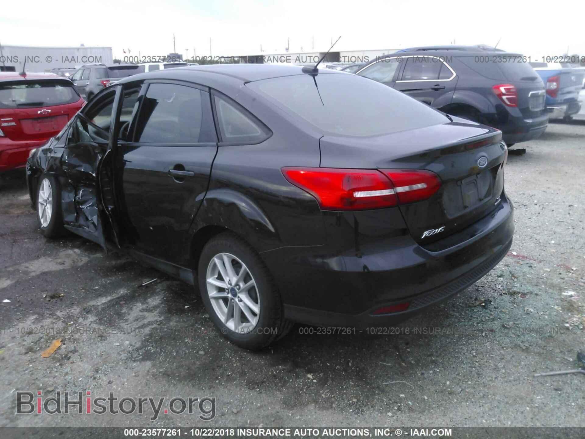2015 Ford Focus - VIN: 1FADP3F2XFL384776 - Photo 3