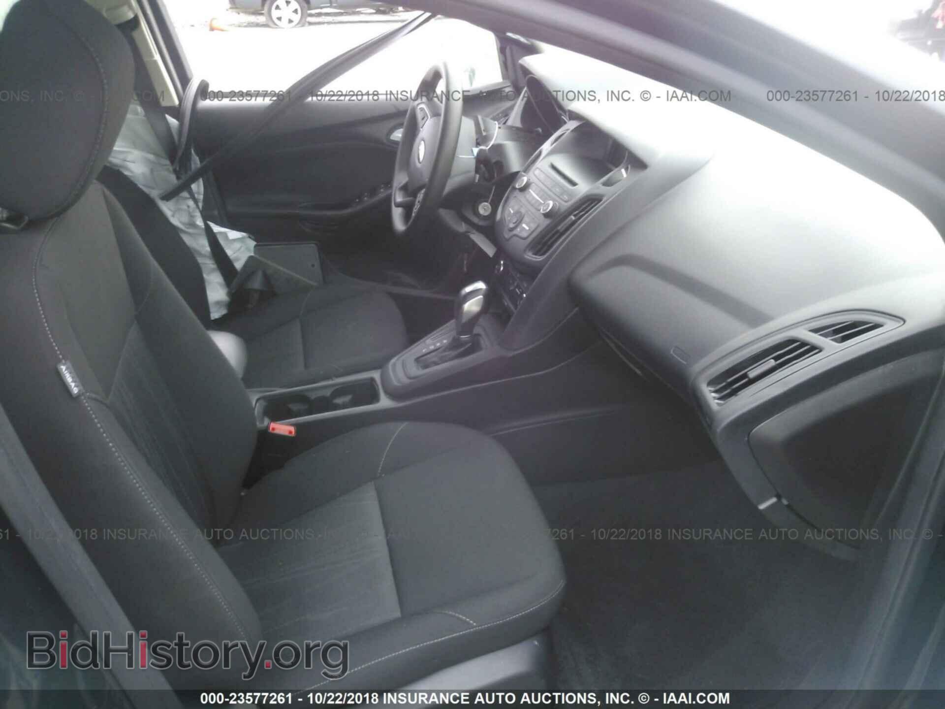 2015 Ford Focus - VIN: 1FADP3F2XFL384776 - Photo 5