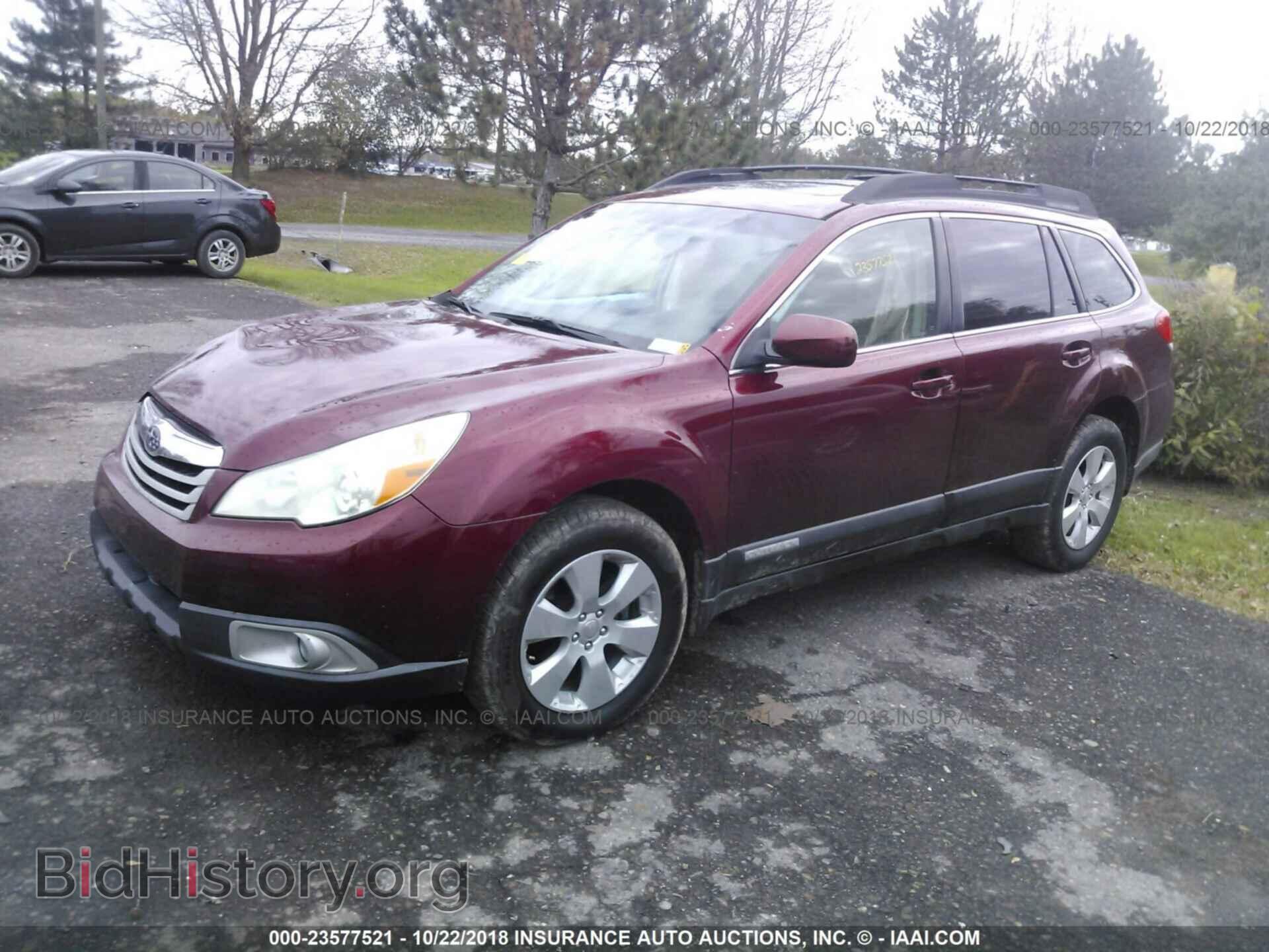 2011 Subaru Outback - VIN: 4S4BRCHC0B3335142 - Фото 2