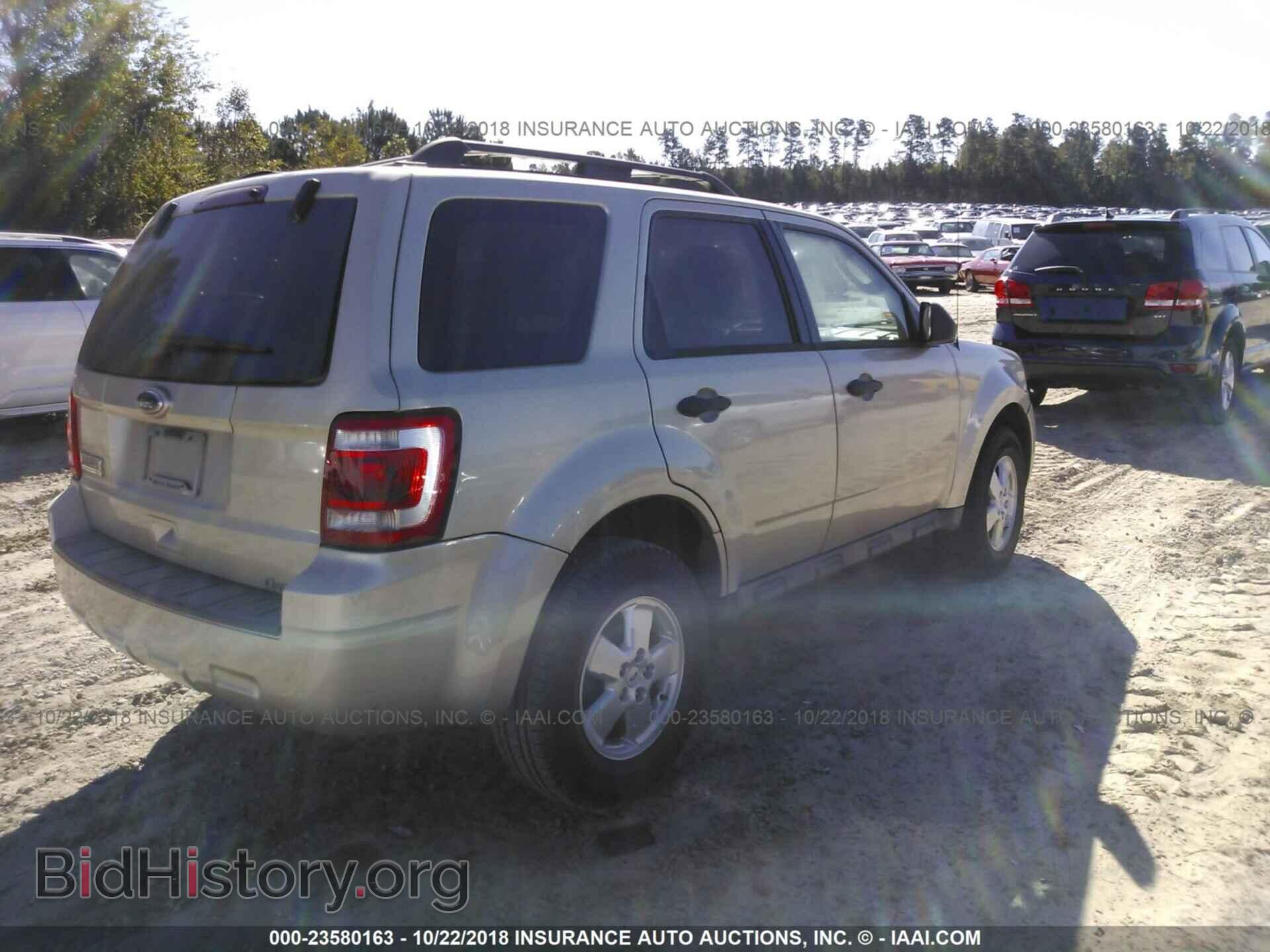 2012 Ford Escape - VIN: 1FMCU0D71CKB01450 - Photo 4