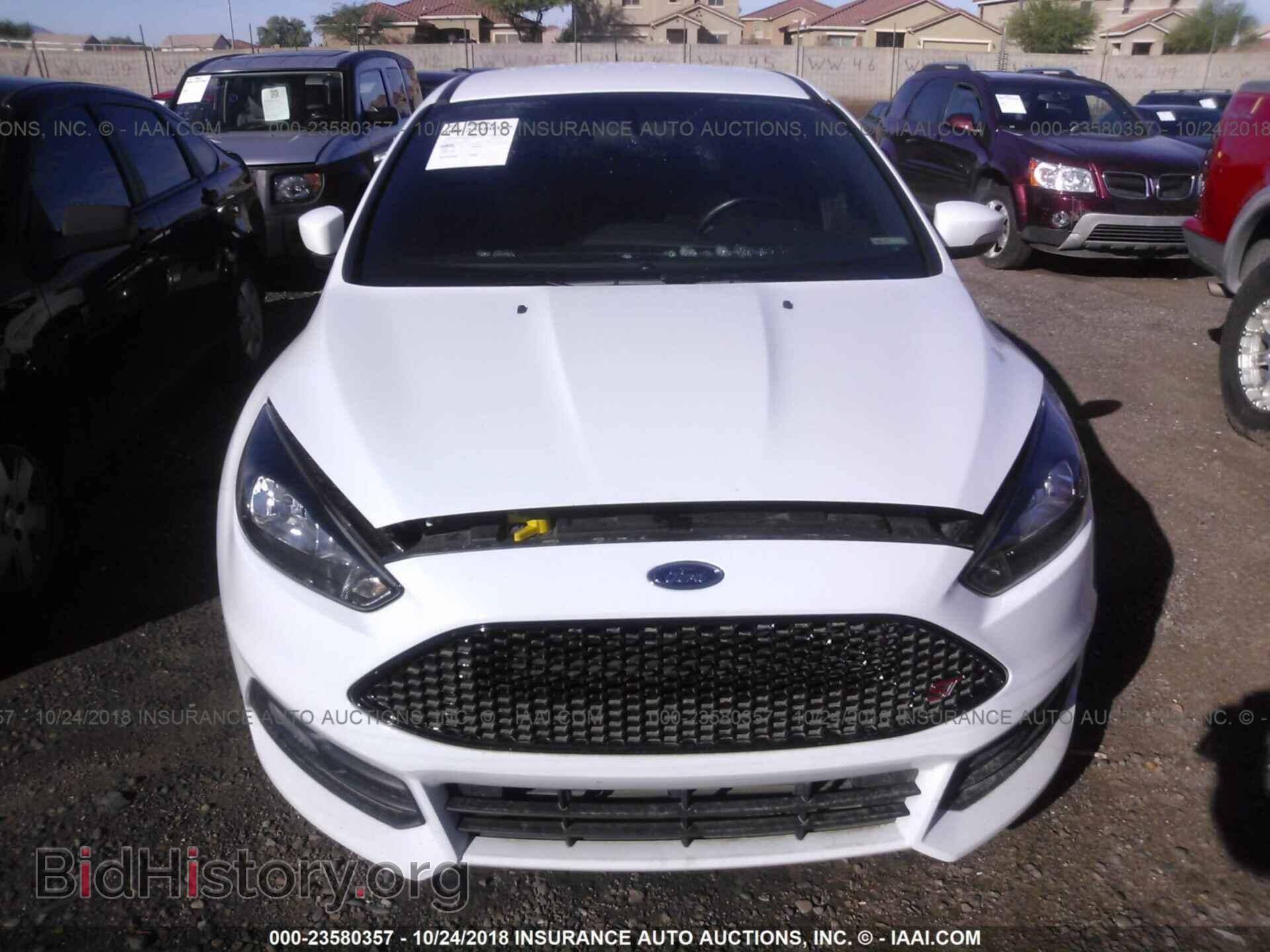 2017 Ford Focus - VIN: 1FADP3L94HL258322 - Photo 6