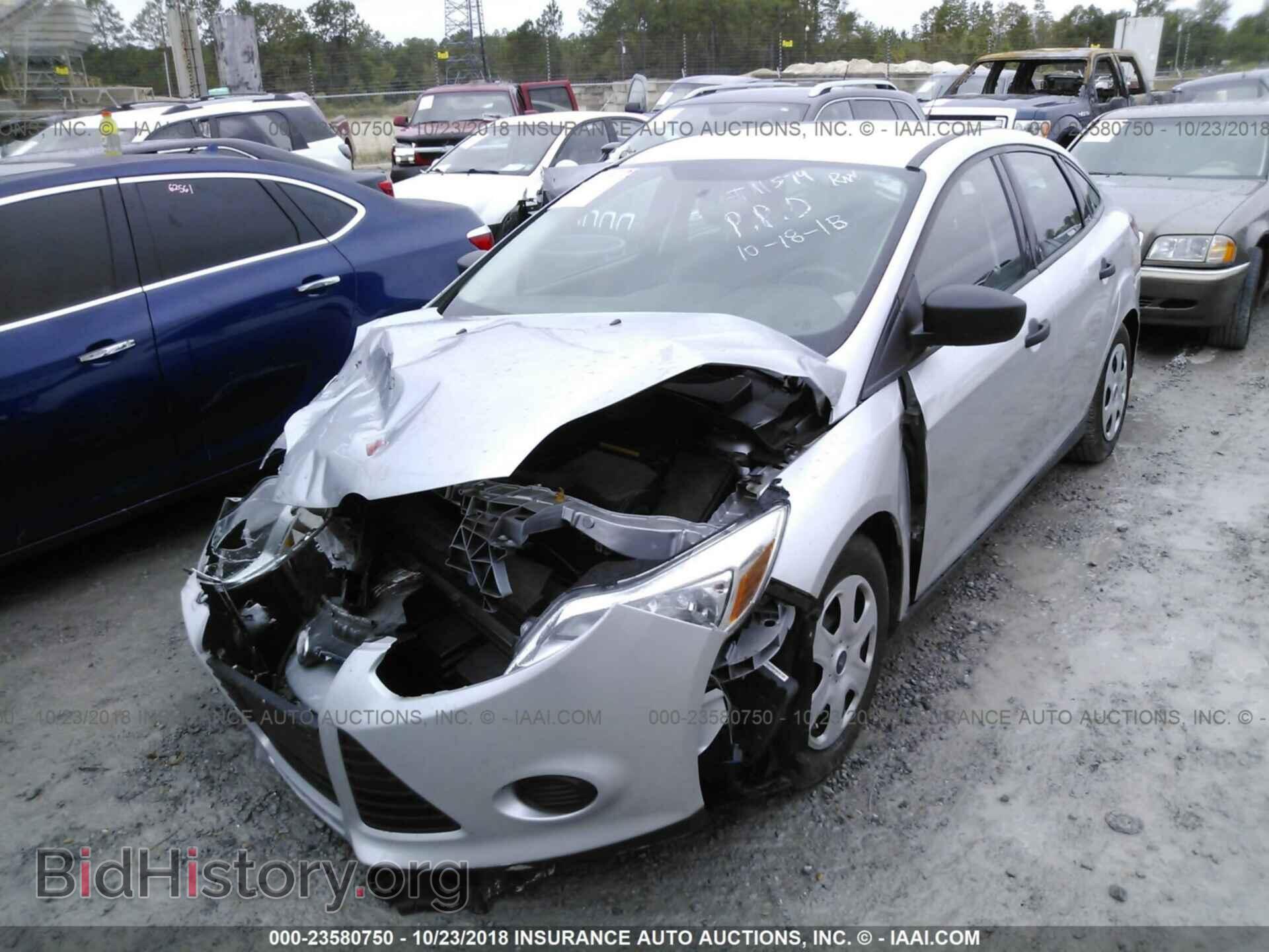 2014 Ford Focus - VIN: 1FADP3E21EL362617 - Photo 2