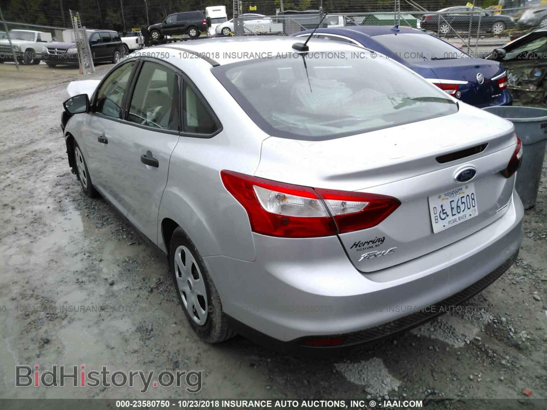 2014 Ford Focus - VIN: 1FADP3E21EL362617 - Photo 3