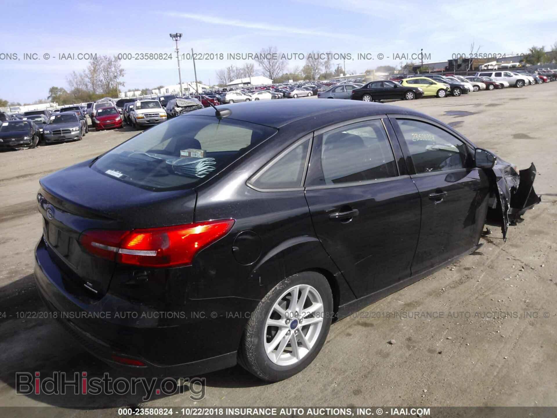 2016 Ford Focus - VIN: 1FADP3F27GL258201 - Photo 4