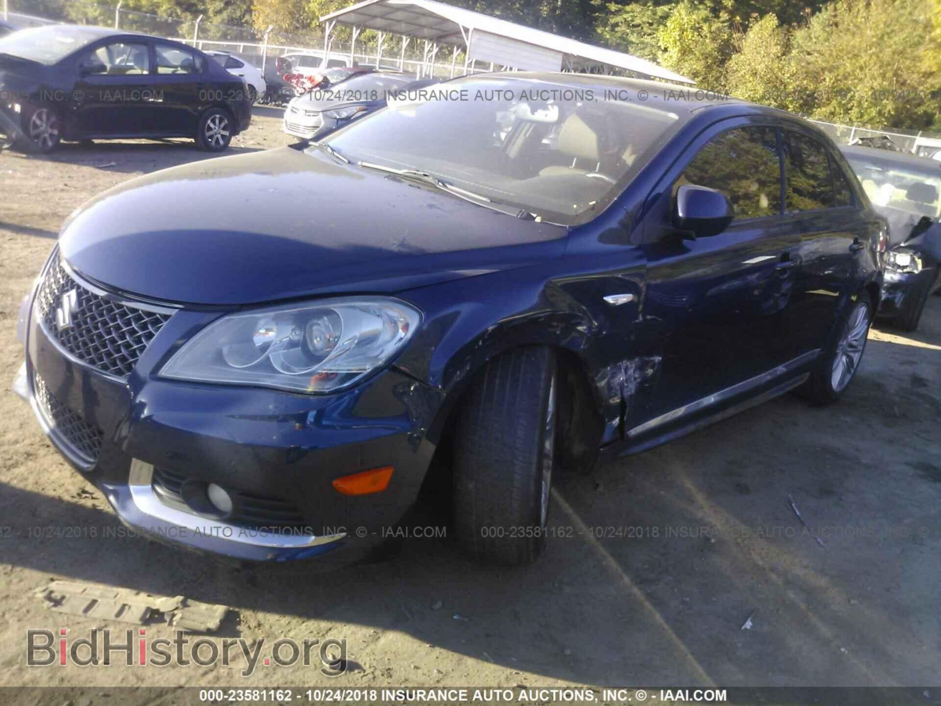 2012 Suzuki Kizashi - VIN: JS2RF9A86C6100710 - Photo 2