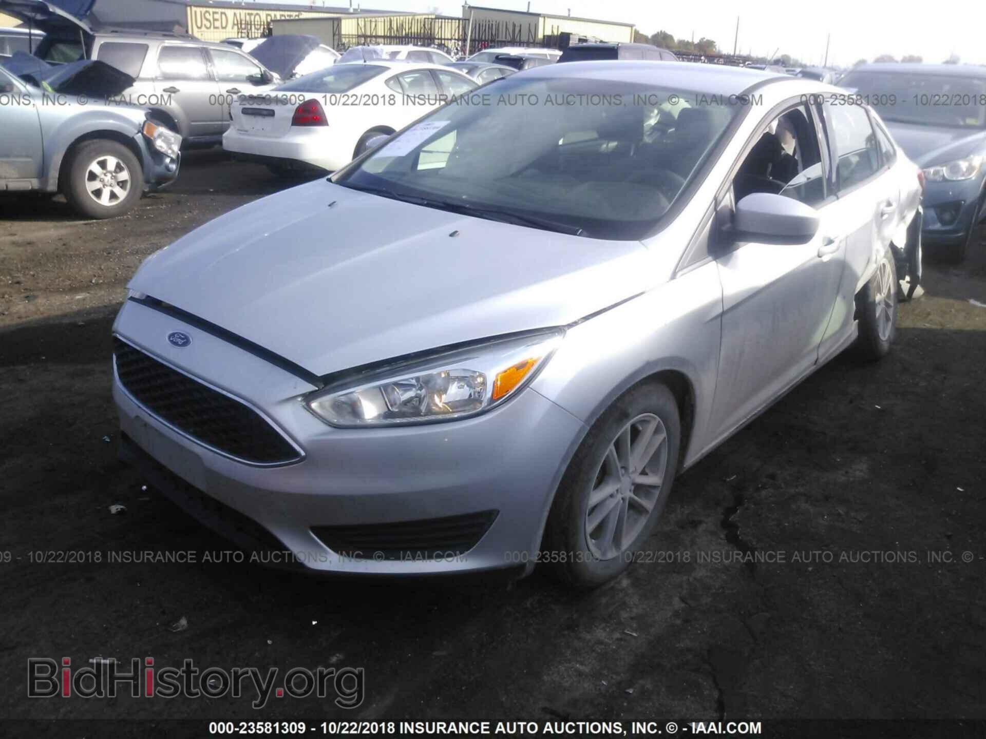 2018 Ford Focus - VIN: 1FADP3F24JL277151 - Фото 2