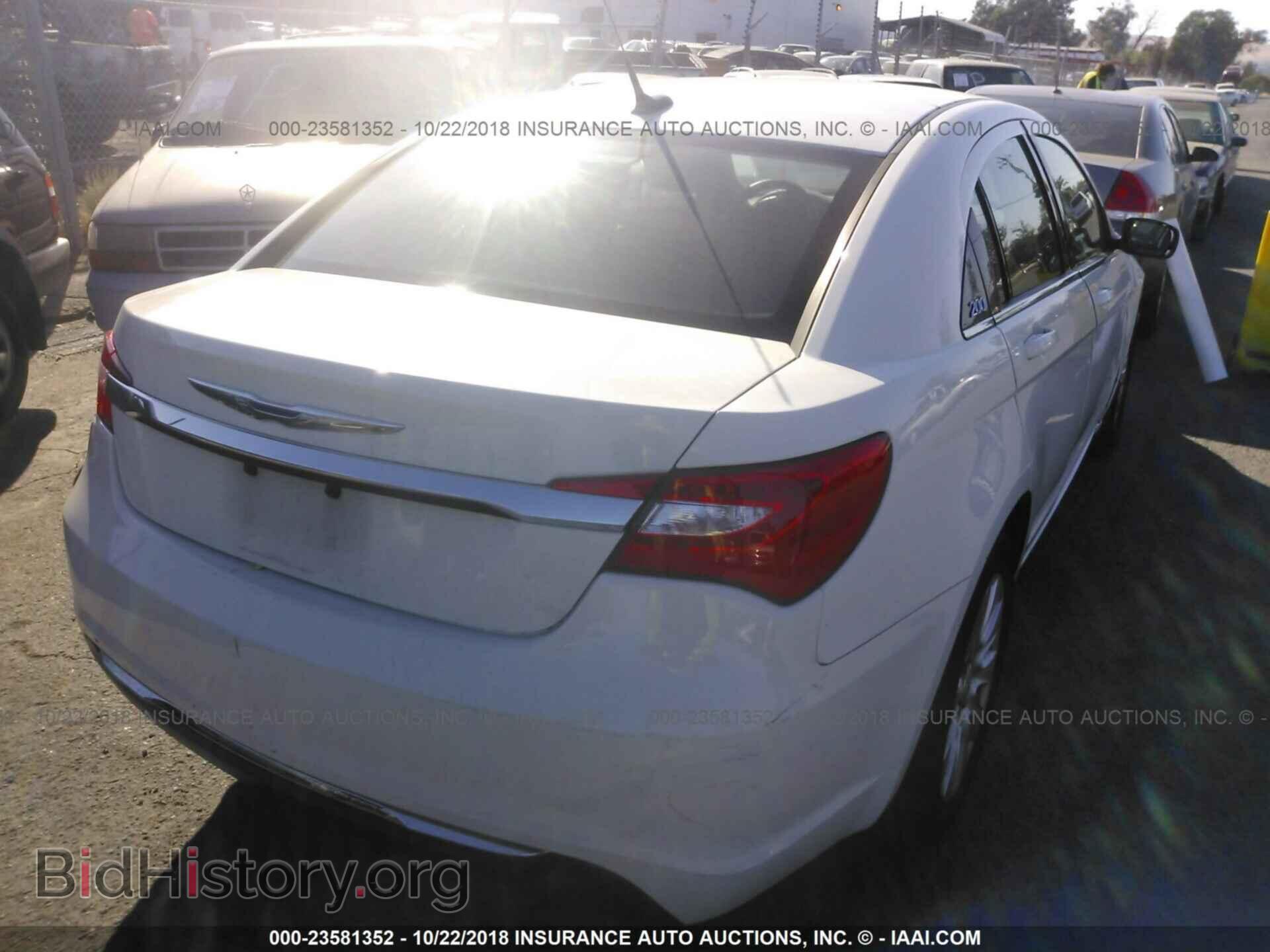 2011 Chrysler 200 - VIN: 1C3BC4FBXBN521673 - Photo 4