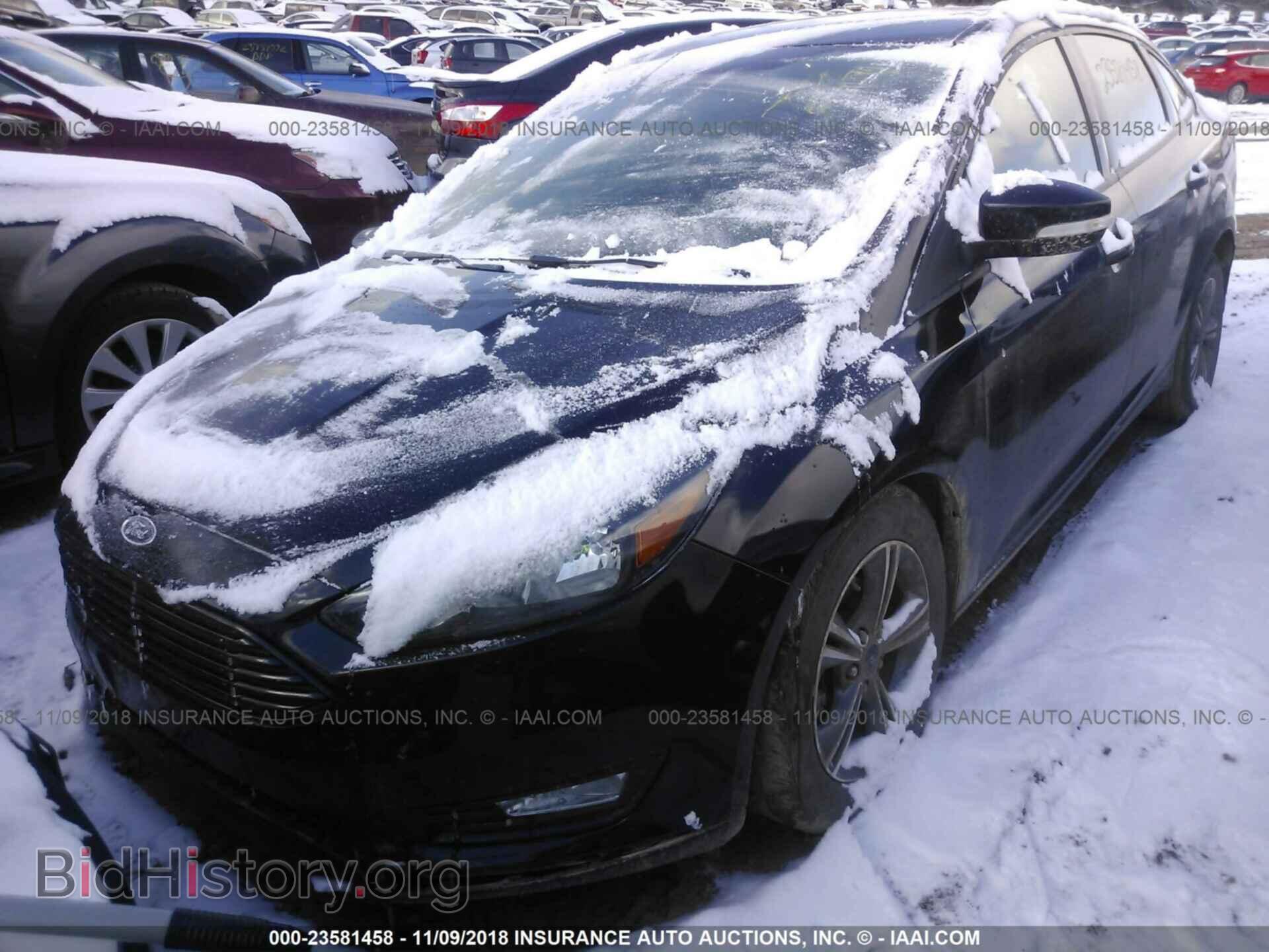 2018 Ford Focus - VIN: 1FADP3F21JL260484 - Фото 2