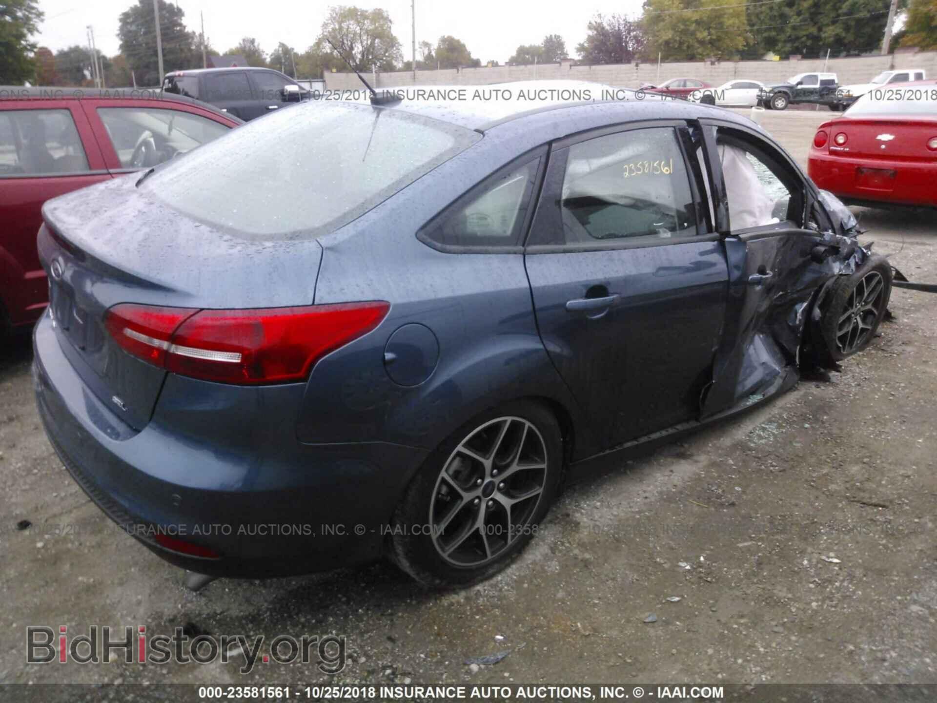 2018 Ford Focus - VIN: 1FADP3H21JL246615 - Фото 4