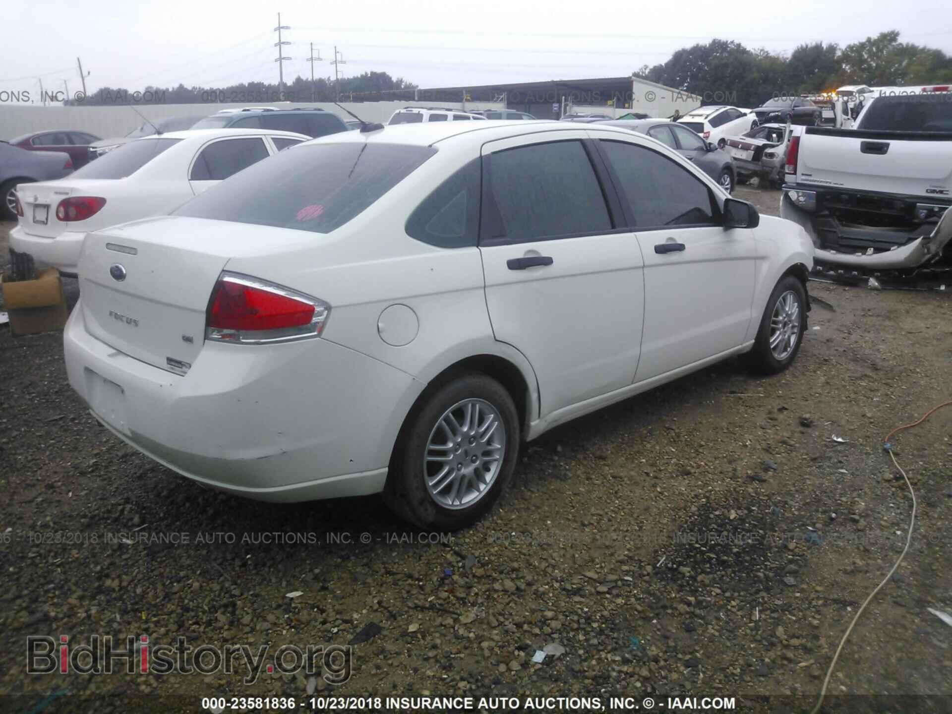 2011 Ford Focus - VIN: 1FAHP3FN3BW124532 - Фото 4
