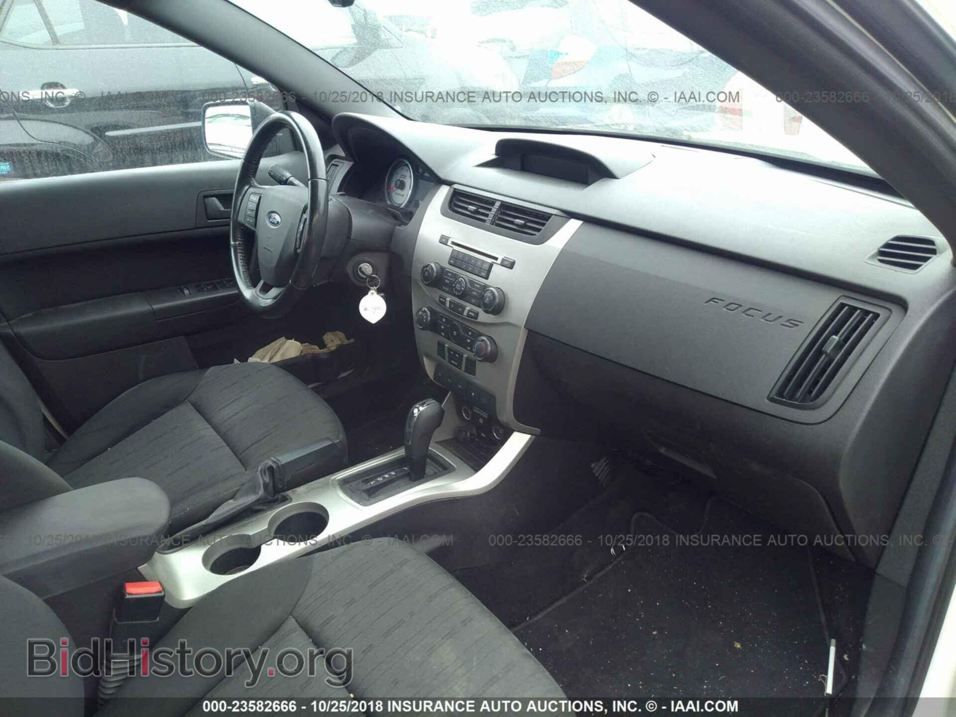 2011 Ford Focus - VIN: 1FAHP3FN8BW115843 - Photo 5