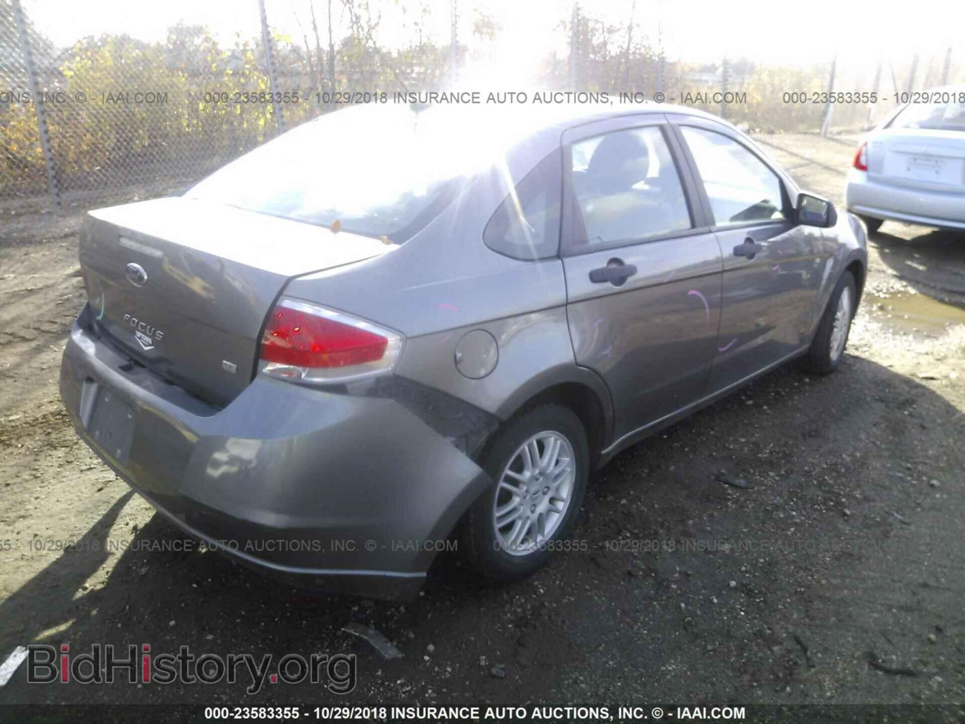 2011 Ford Focus - VIN: 1FAHP3FN4BW160844 - Photo 4