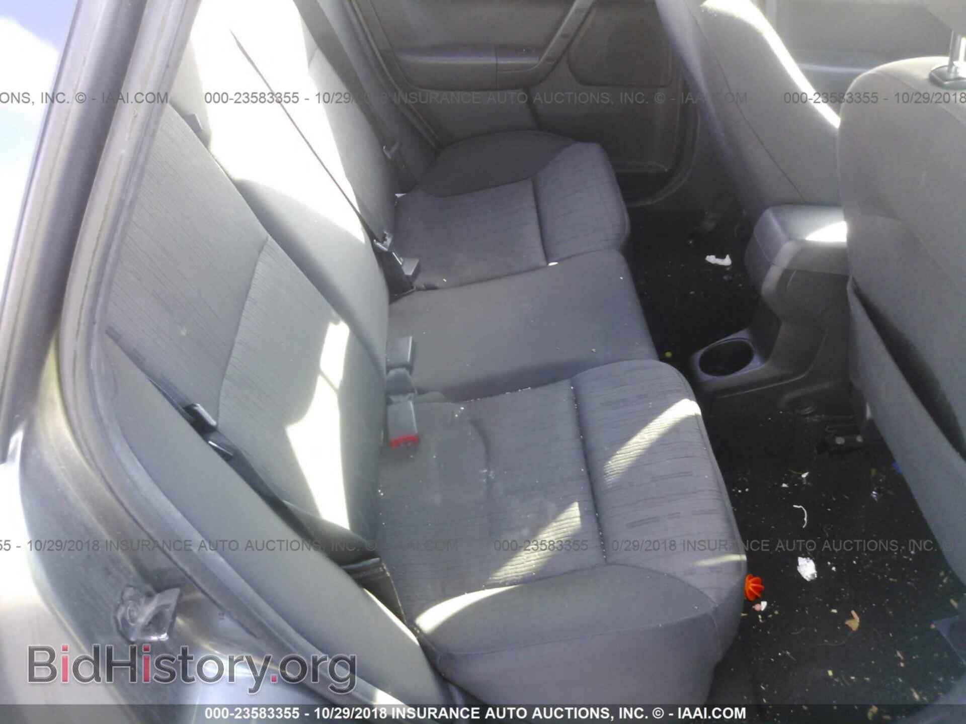 2011 Ford Focus - VIN: 1FAHP3FN4BW160844 - Photo 8