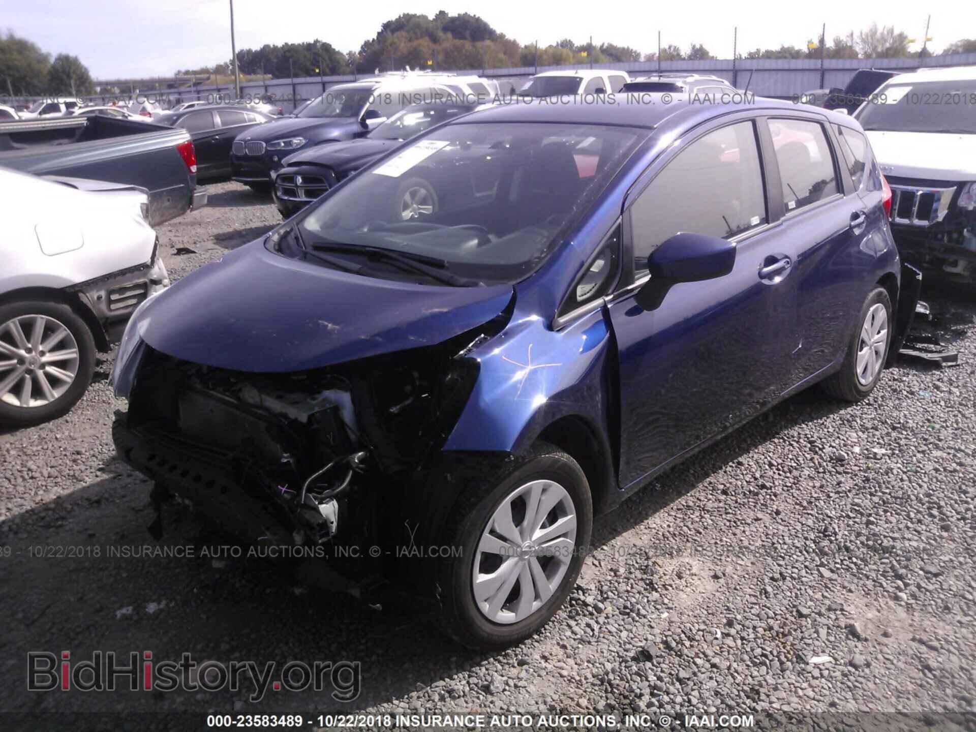 2018 Nissan Versa note - VIN: 3N1CE2CPXJL352710 - Фото 2