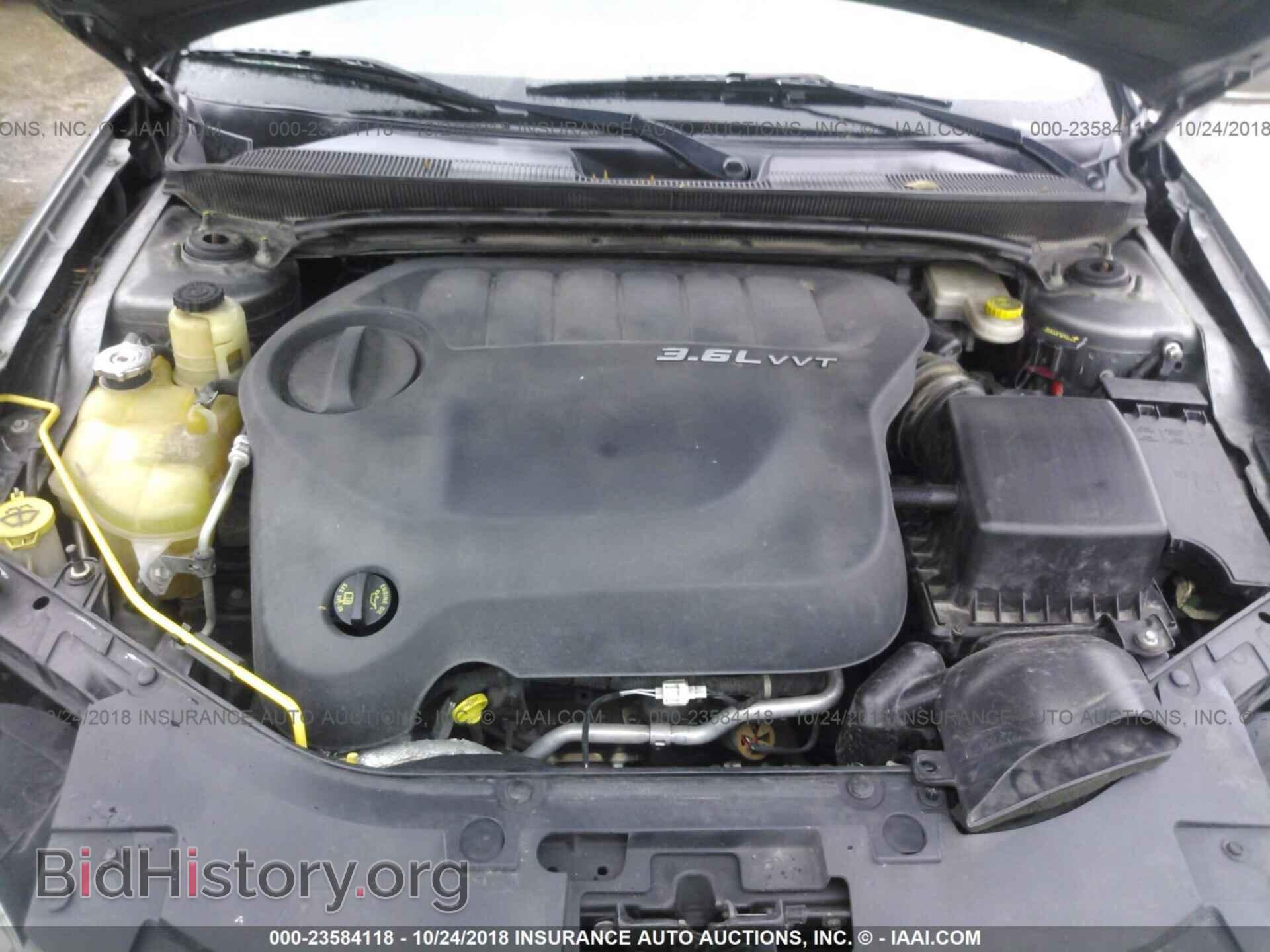 2011 Chrysler 200 - VIN: 1C3BC2FG5BN577827 - Фото 10