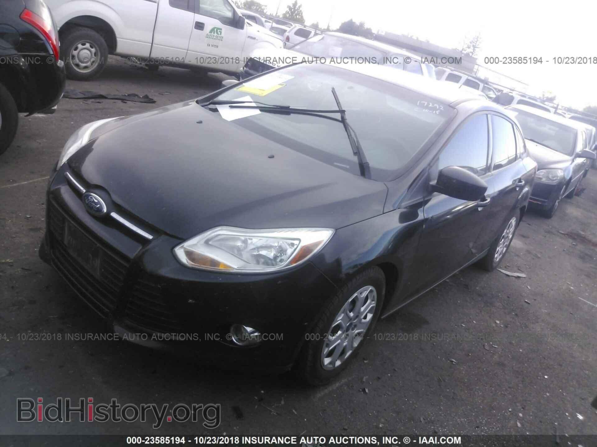 2012 Ford Focus - VIN: 1FAHP3F28CL338134 - Фото 2