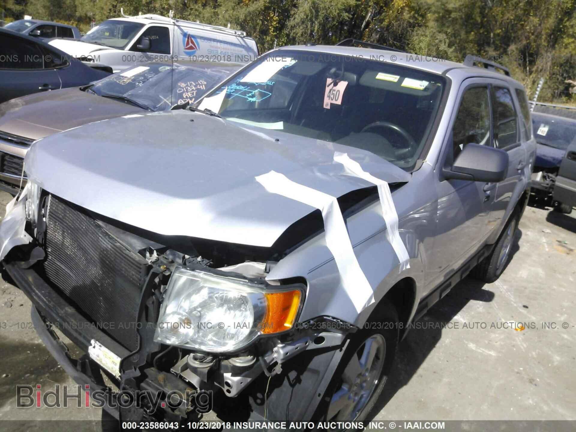 2011 Ford Escape - VIN: 1FMCU0DG9BKB04076 - Photo 2