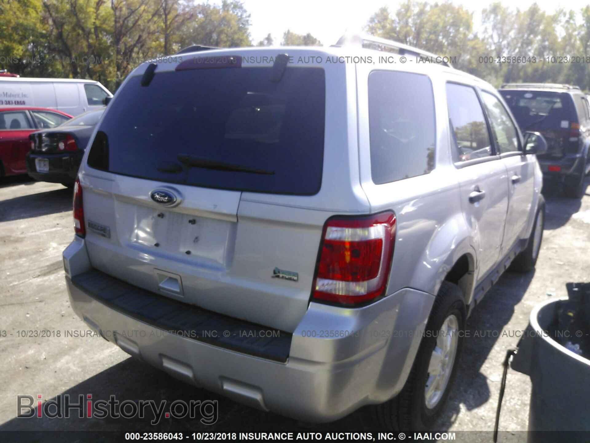 2011 Ford Escape - VIN: 1FMCU0DG9BKB04076 - Photo 4