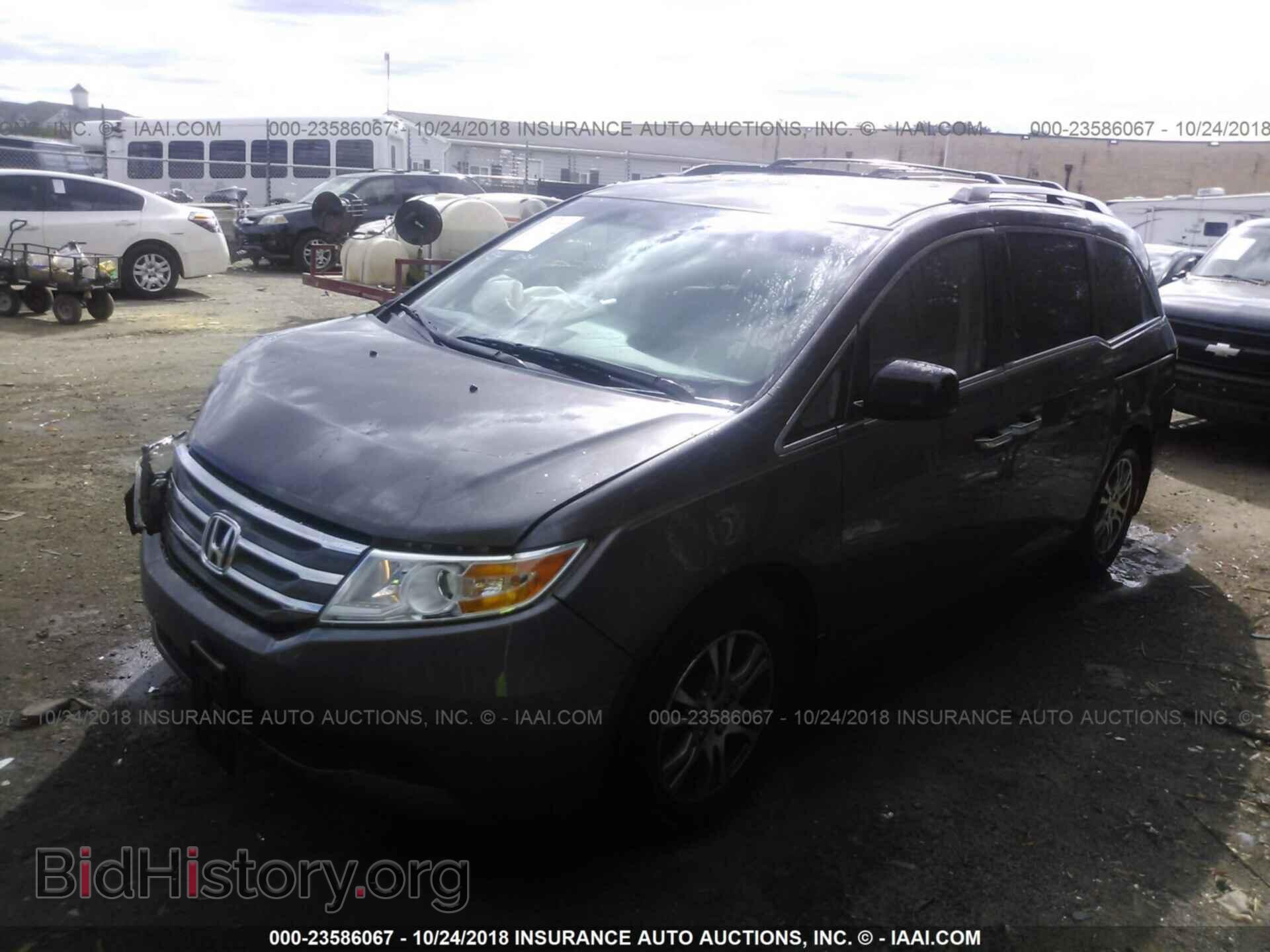 2012 Honda Odyssey - VIN: 5FNRL5H63CB037716 - Фото 2