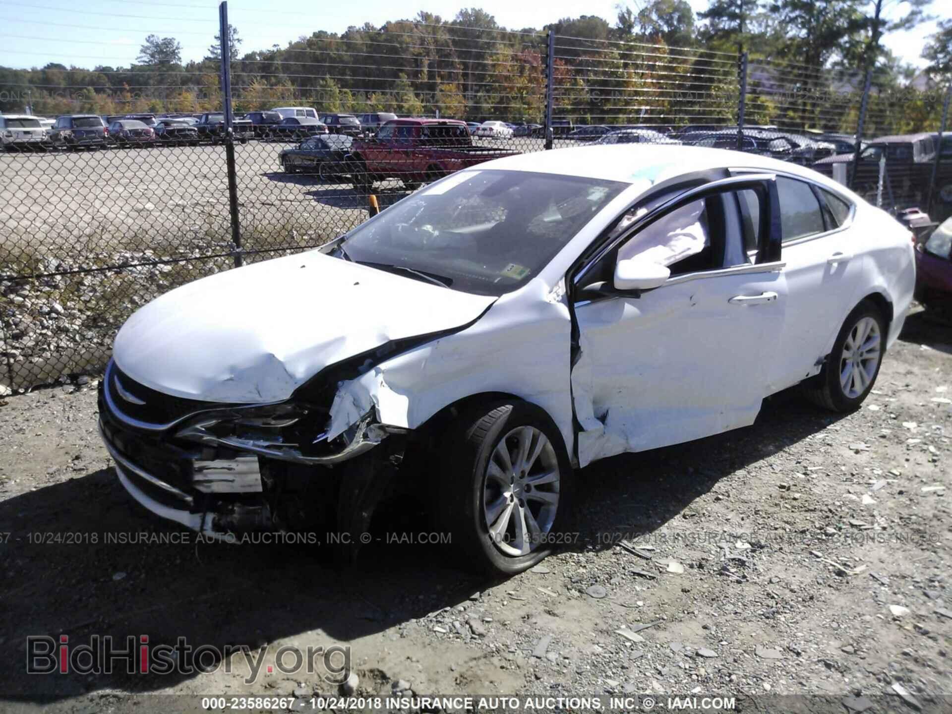 2016 Chrysler 200 - VIN: 1C3CCCAB7GN104220 - Фото 2