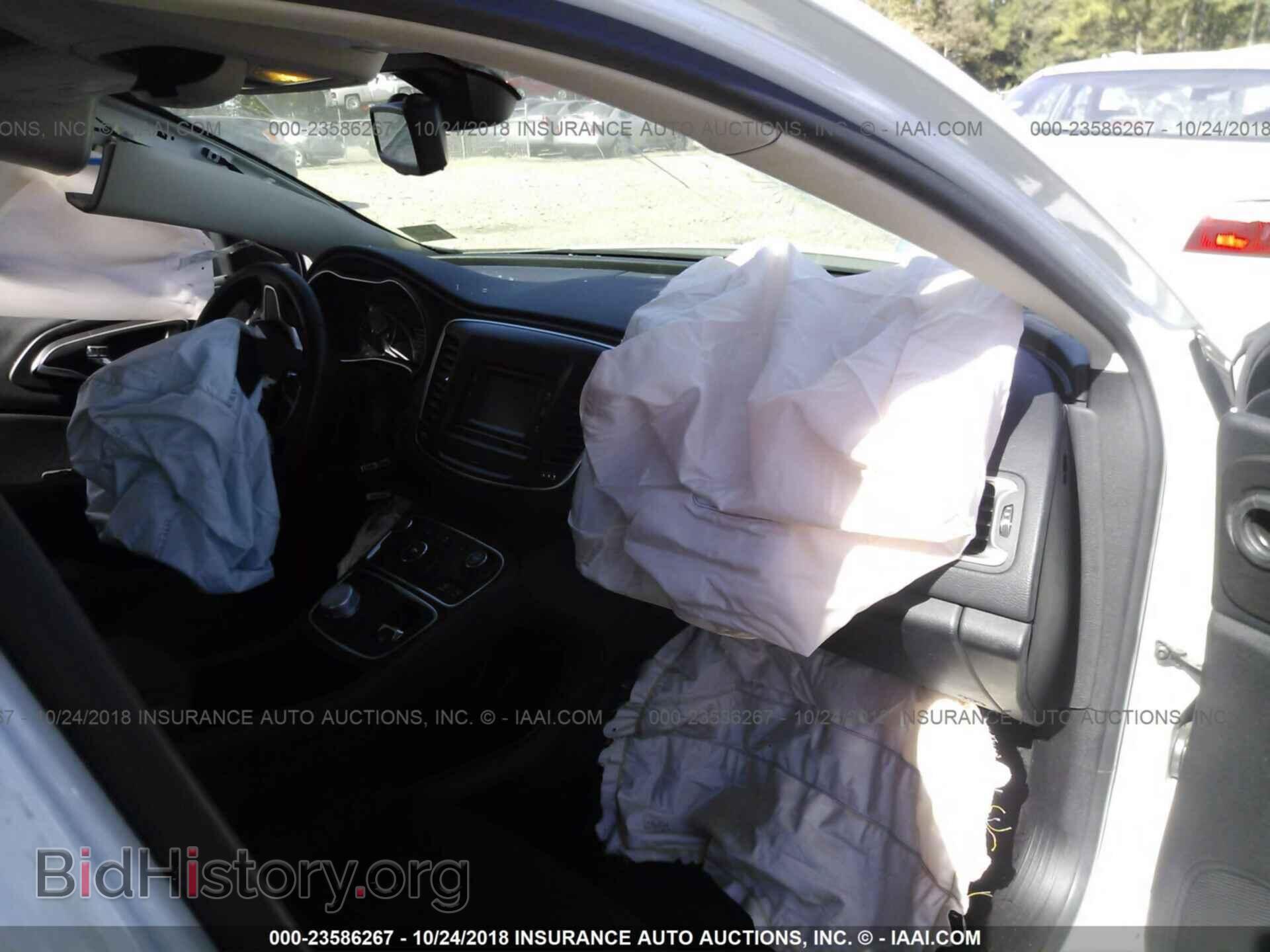 2016 Chrysler 200 - VIN: 1C3CCCAB7GN104220 - Фото 5