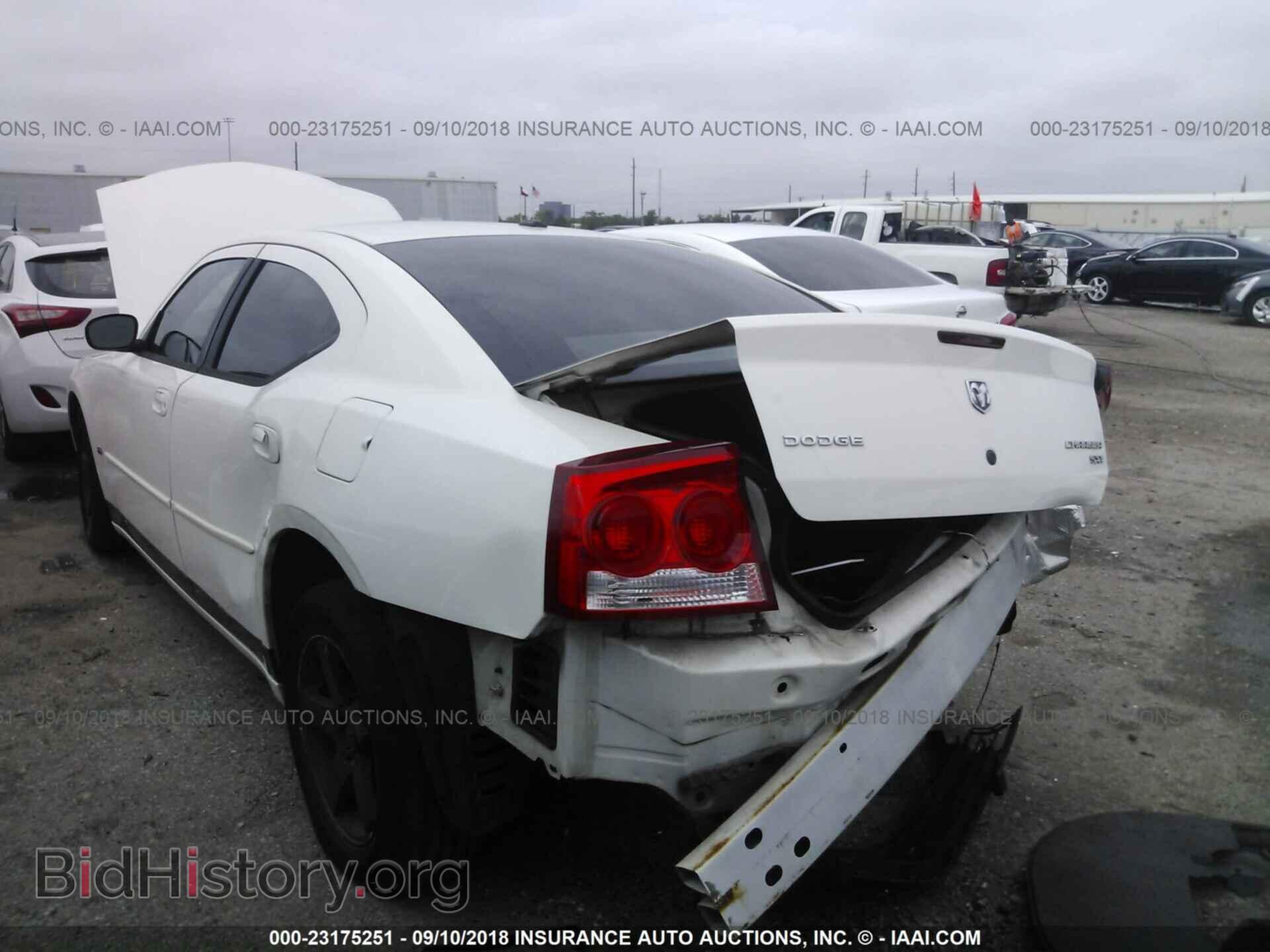 2010 DODGE CHARGER - VIN: 2B3CA3CV0AH228954 - Фото 3