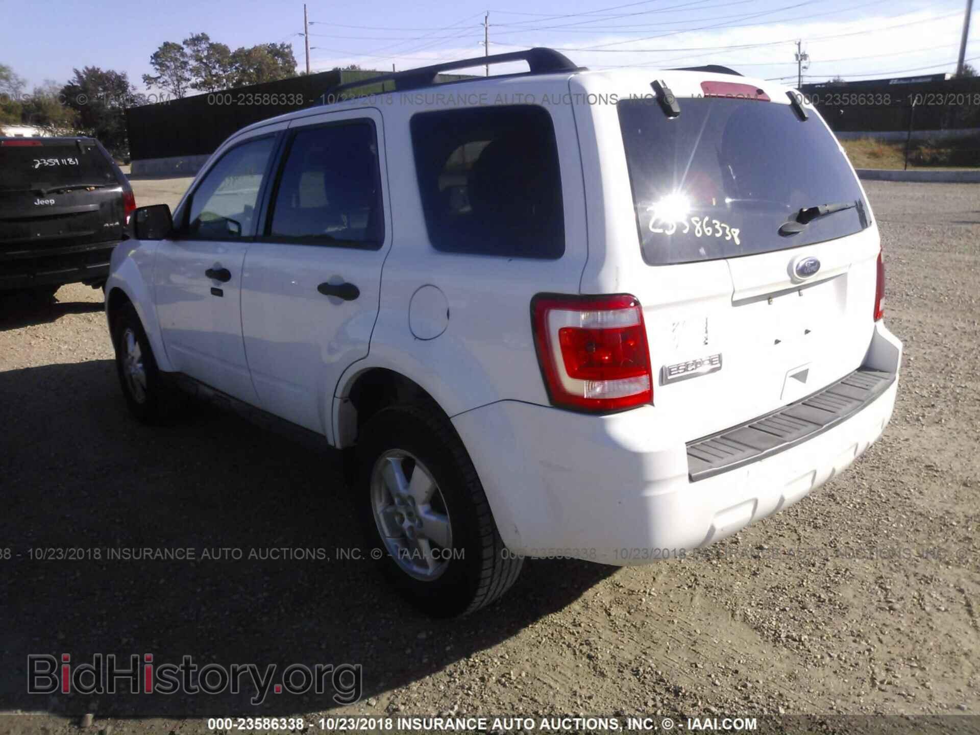 2011 Ford Escape - VIN: 1FMCU9D73BKB26434 - Photo 3