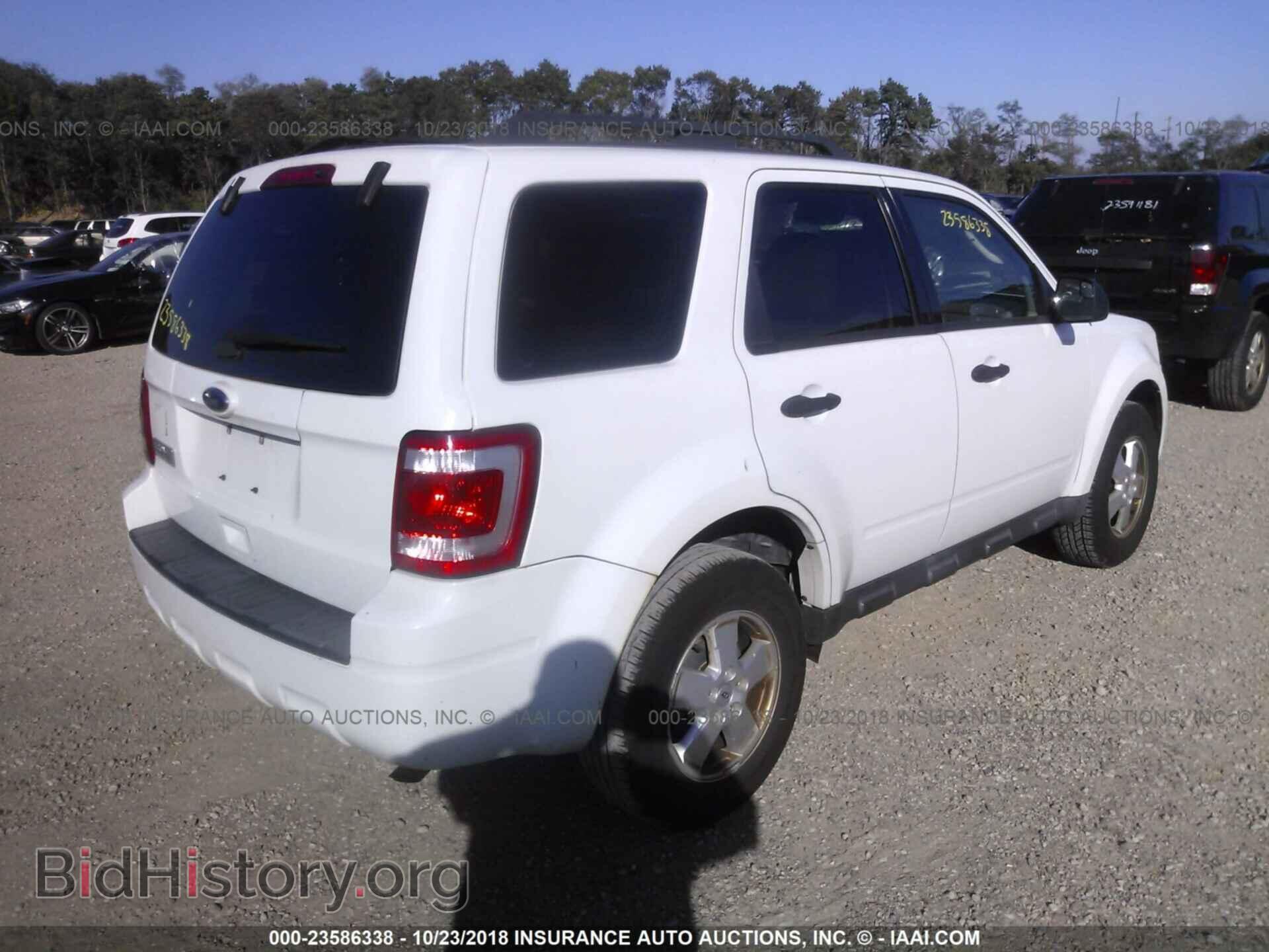 2011 Ford Escape - VIN: 1FMCU9D73BKB26434 - Photo 4