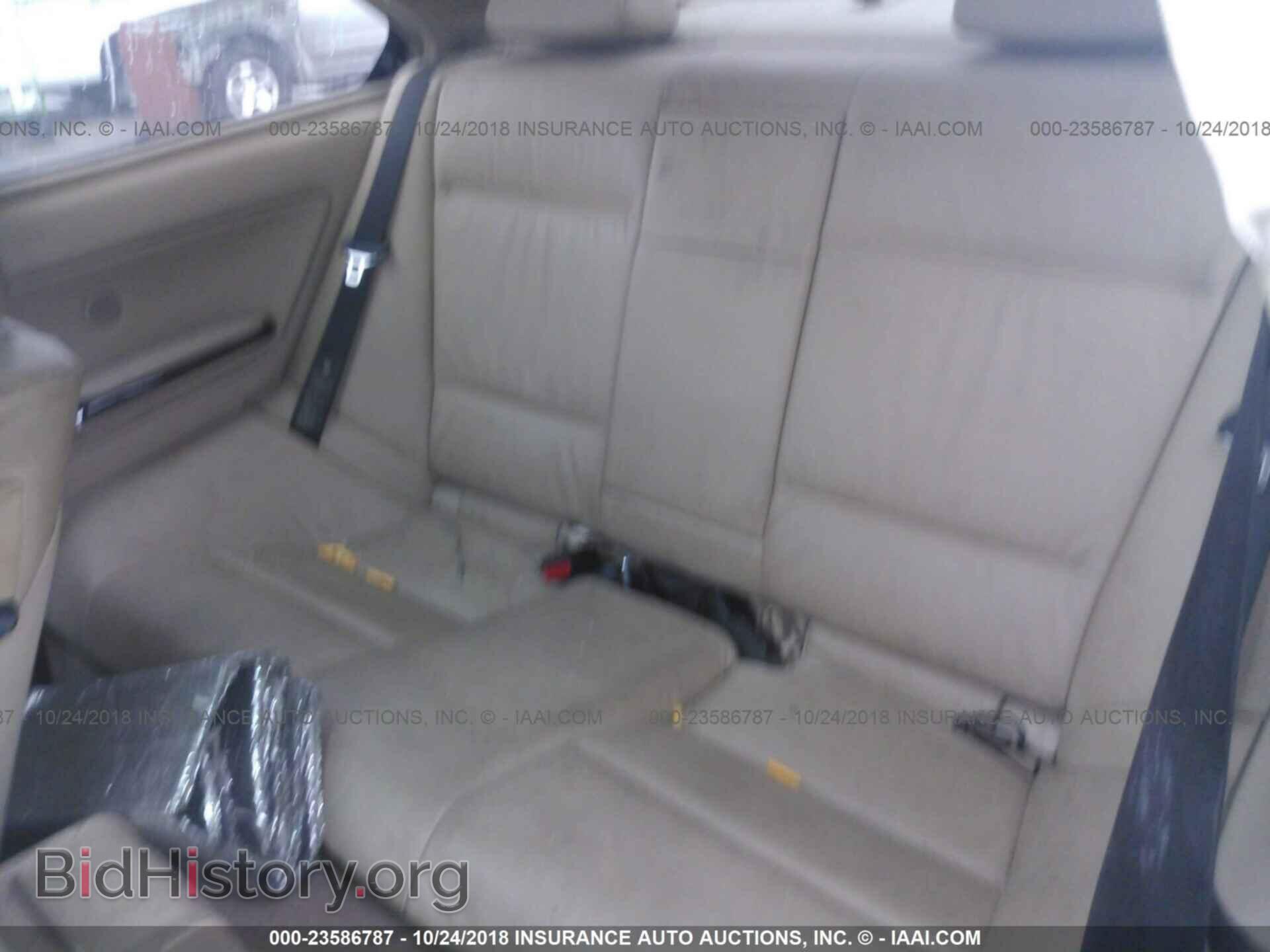 2004 BMW 330 - VIN: WBABD53474PL10861 - Фото 8